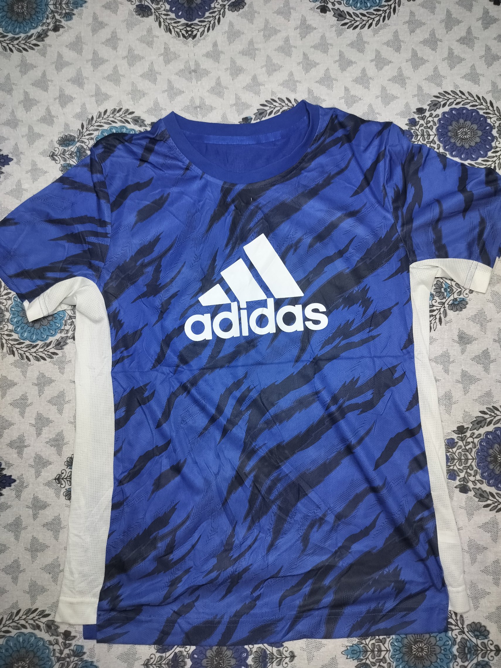 Adidas Kid tshirt — pre-loved Vintage & Thrift on Slayyitt