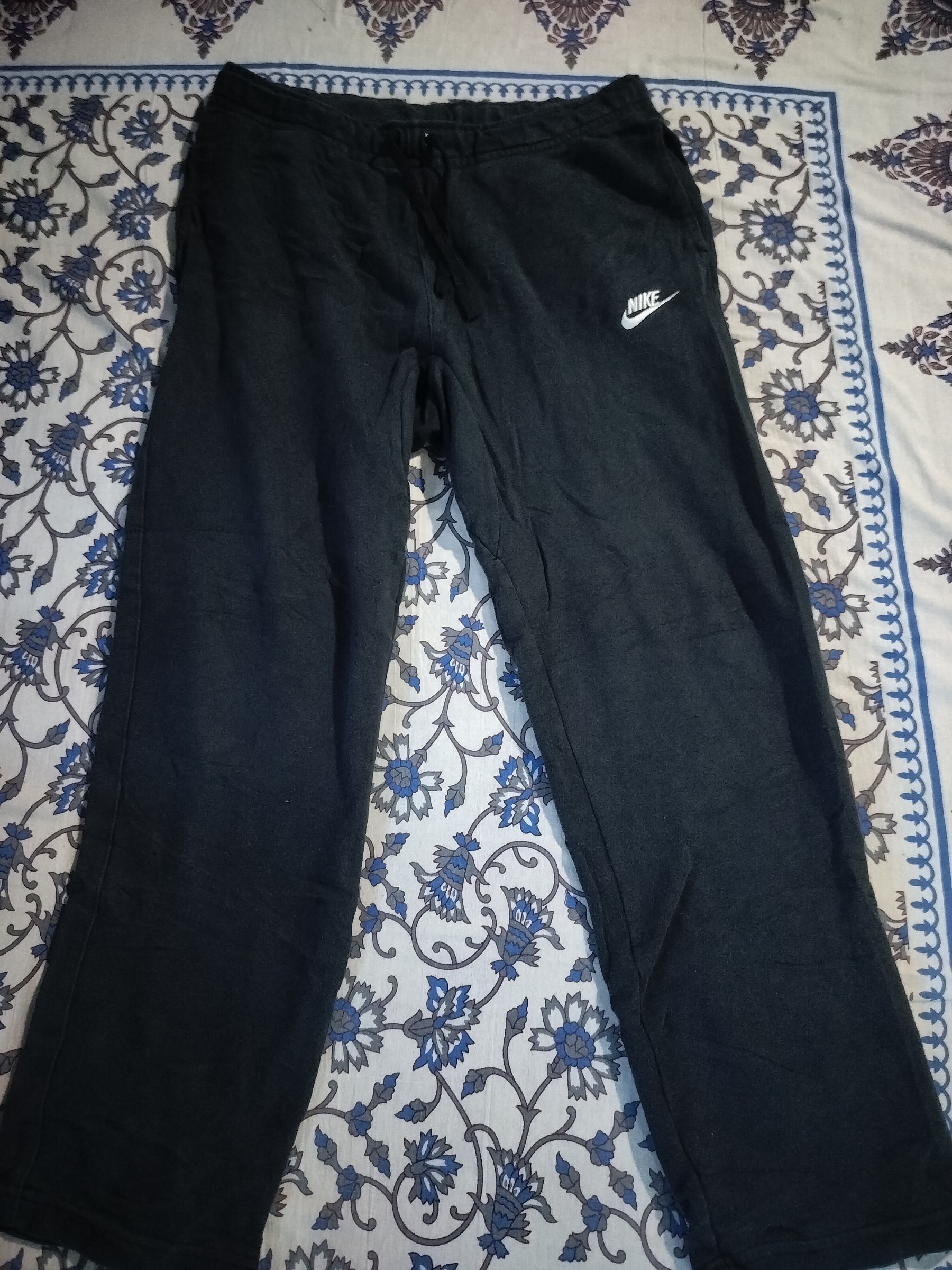 Nike Track Pant — pre-loved Activewear / Sportswear on Slayyitt