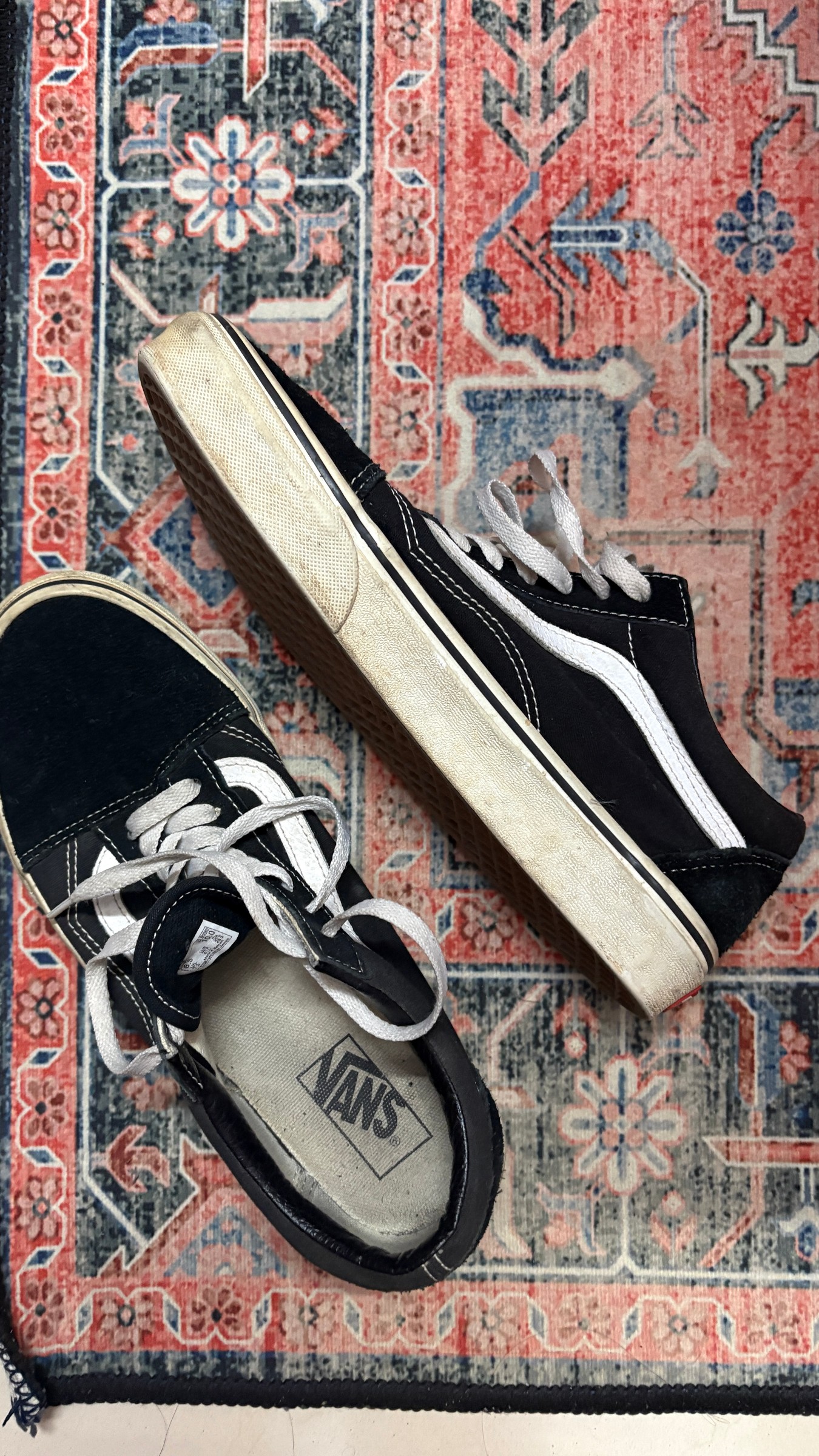 Vans Old Skool Classic Icon, Suede/Canvas Prestine condition — pre-loved Footwear on Slayyitt
