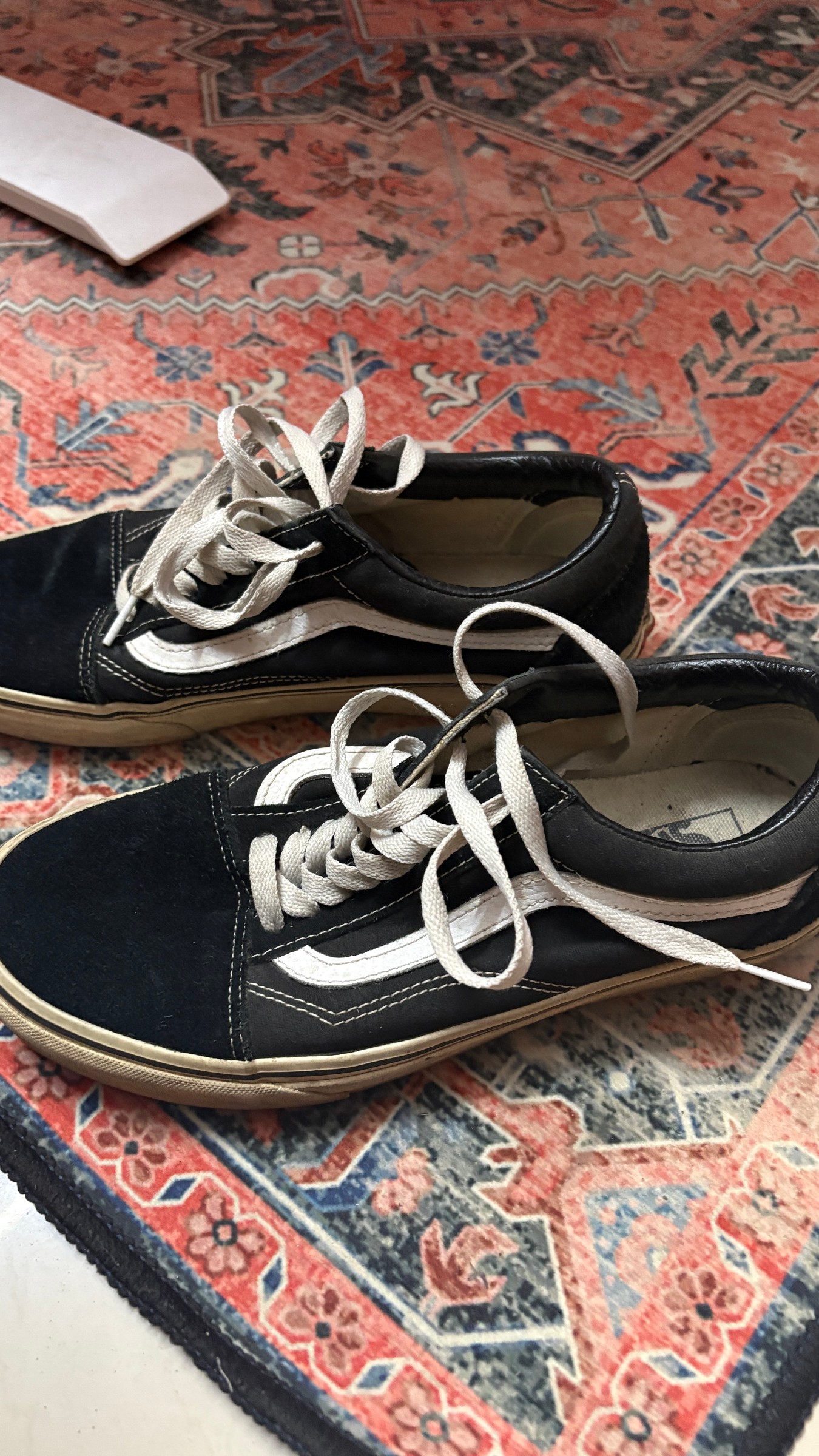 Vans Old Skool Classic Icon, Suede/Canvas Prestine condition — pre-loved Footwear on Slayyitt