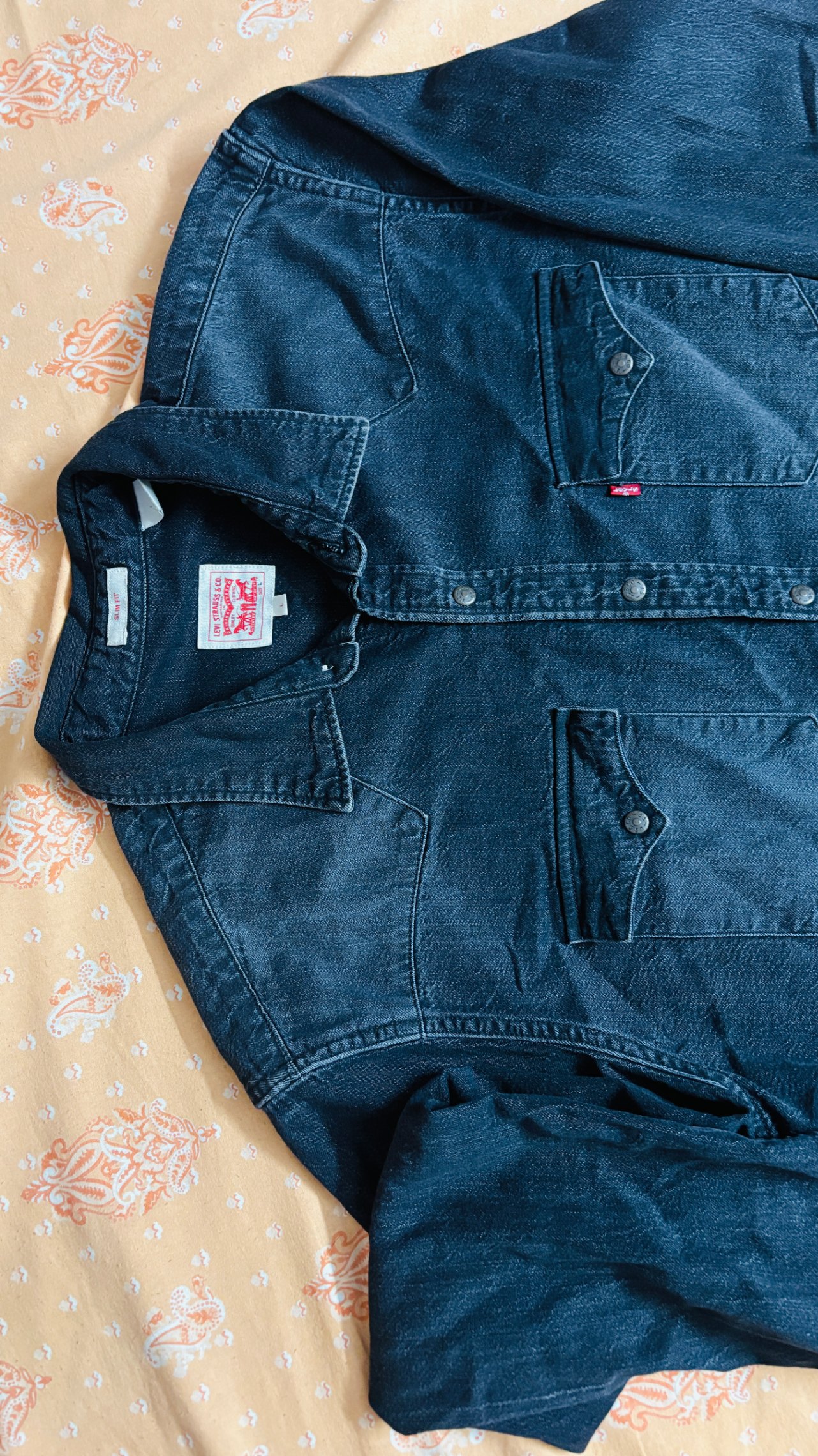 Levi's Premium Black (light washed) denim shirt — pre-loved Tops on Slayyitt