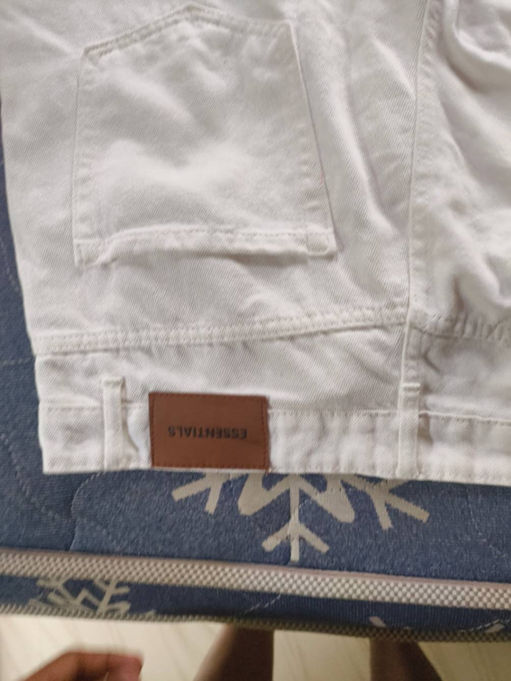 White denim jeans -size 36 — pre-loved Bottoms on Slayyitt