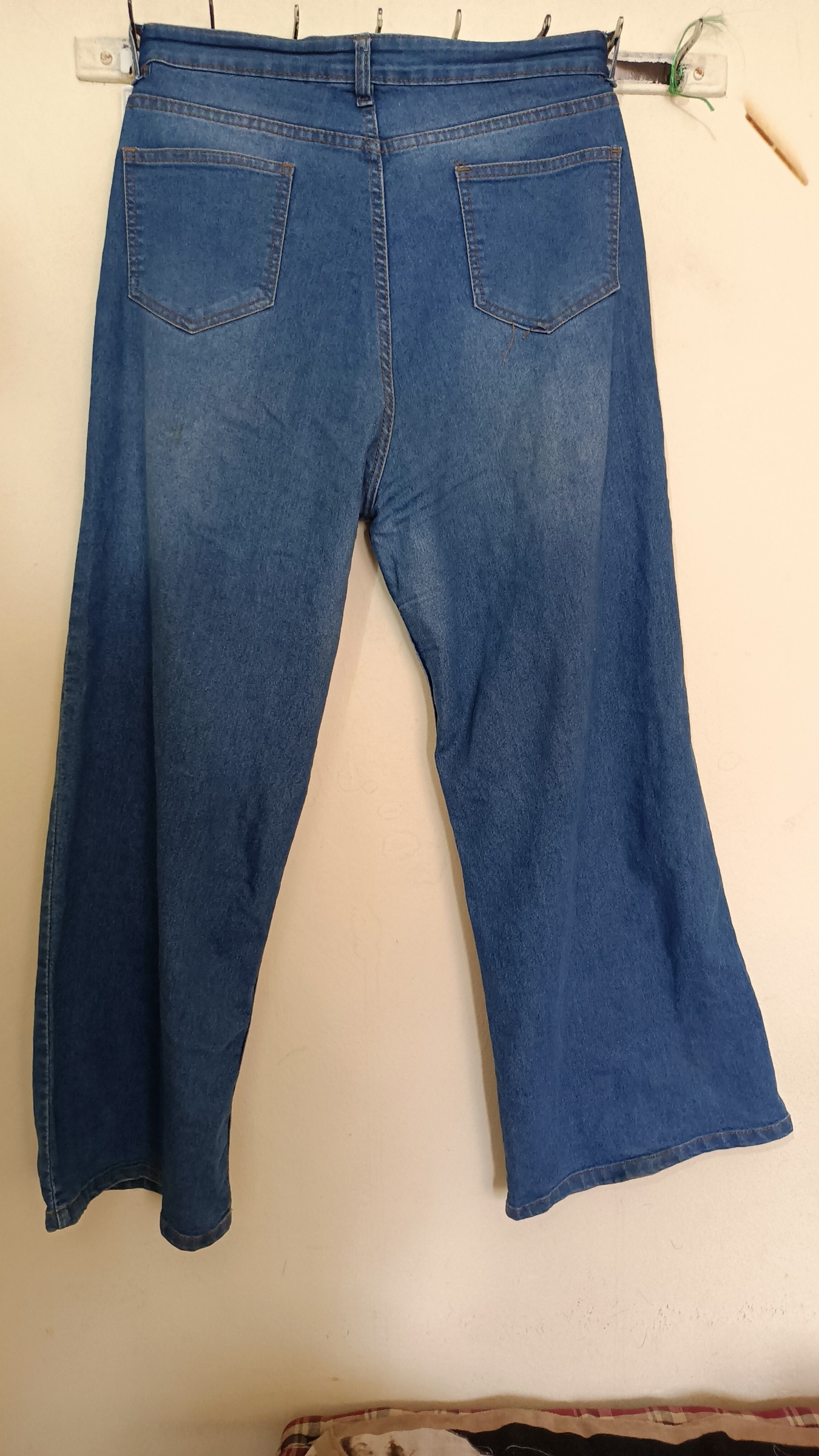 Blue jeans — pre-loved Bottoms on Slayyitt