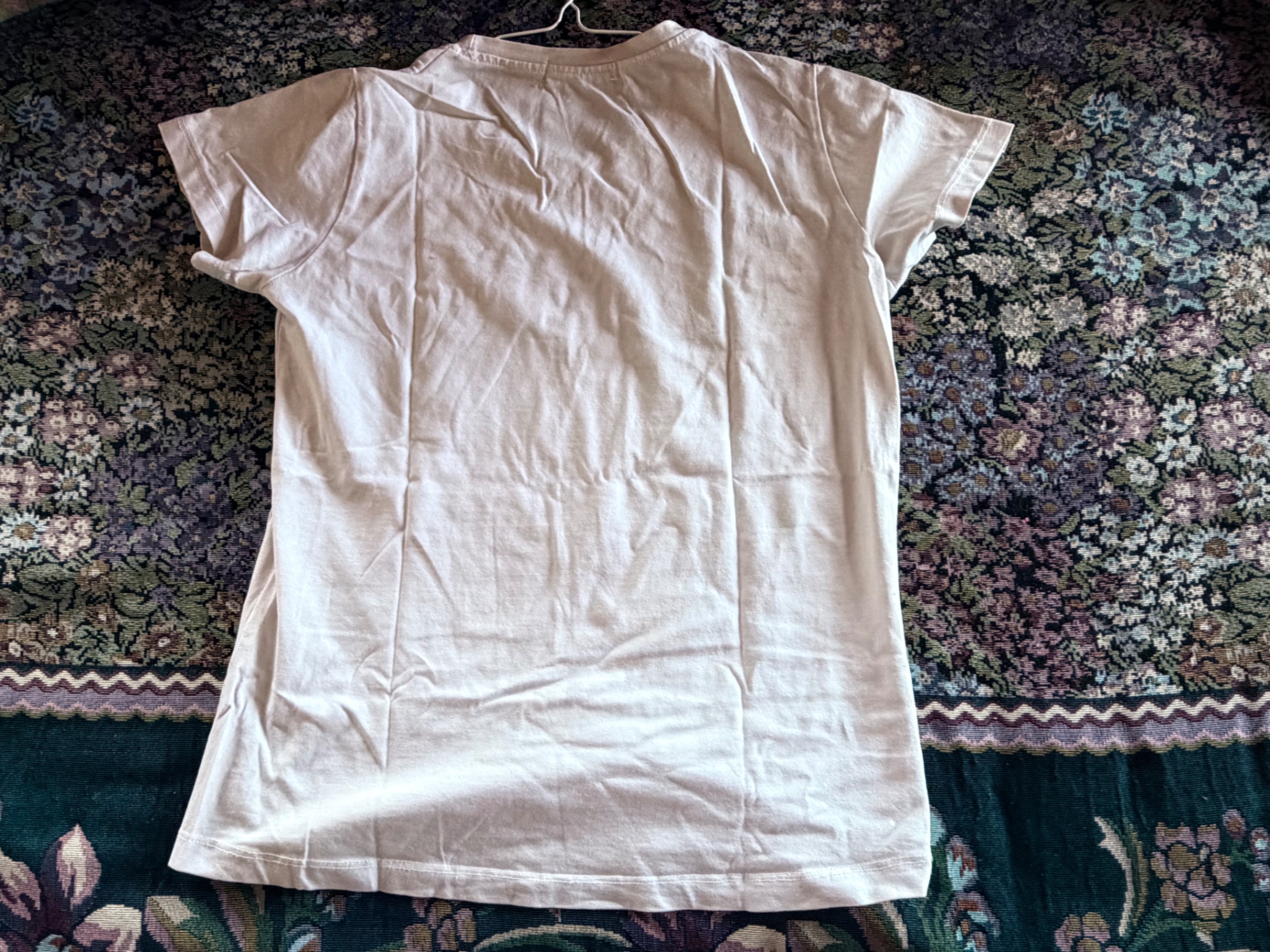 H&M white cotton t shirt — pre-loved Tops on Slayyitt