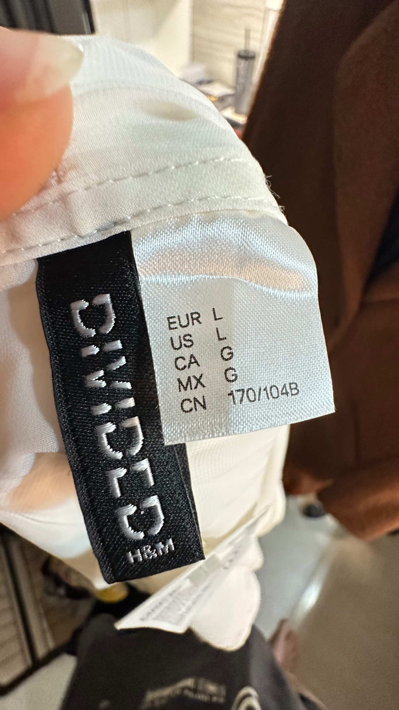 H&M white blouse — pre-loved Tops on Slayyitt