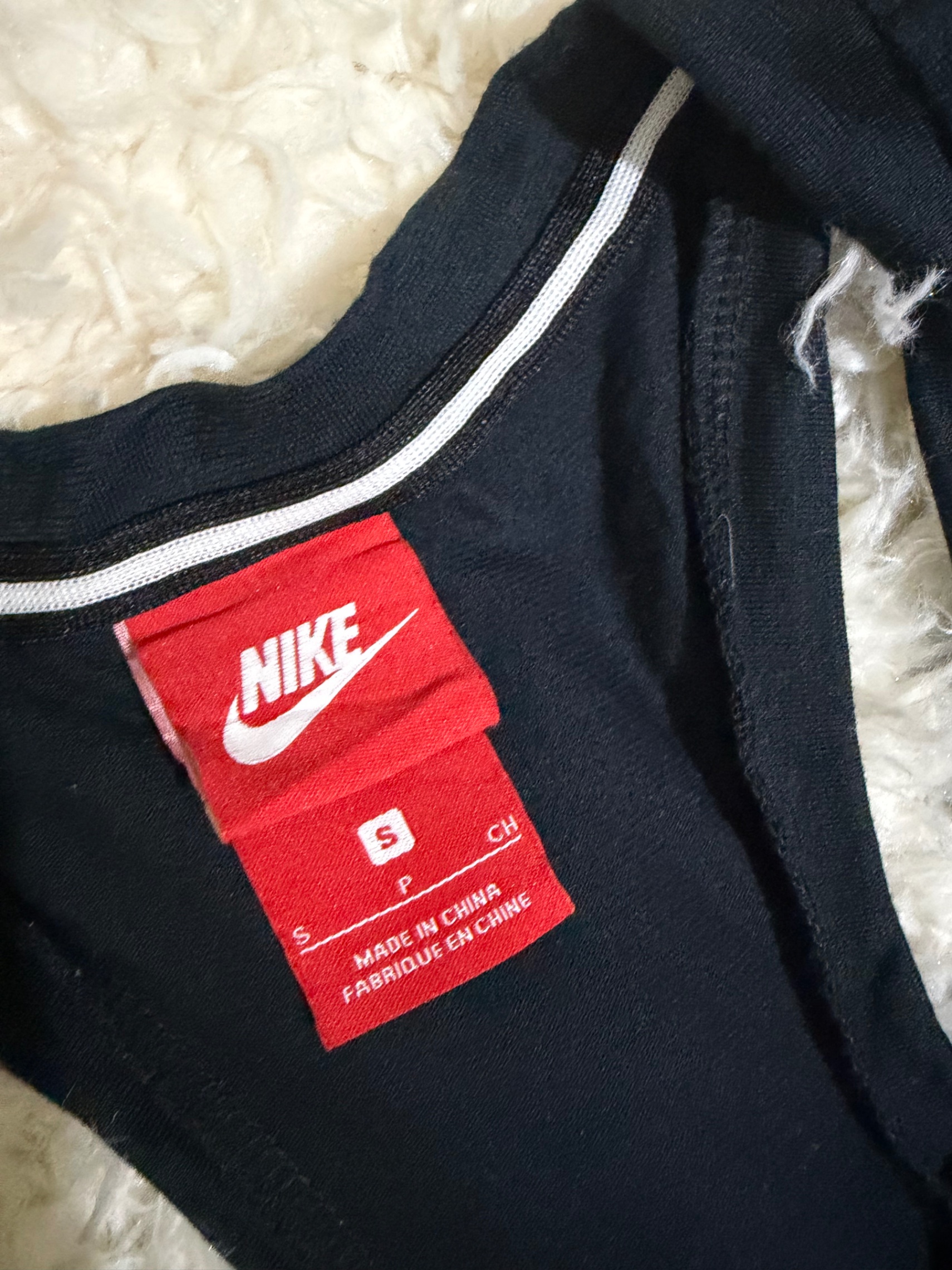 Nike Sportswear Top — pre-loved Activewear / Sportswear on Slayyitt