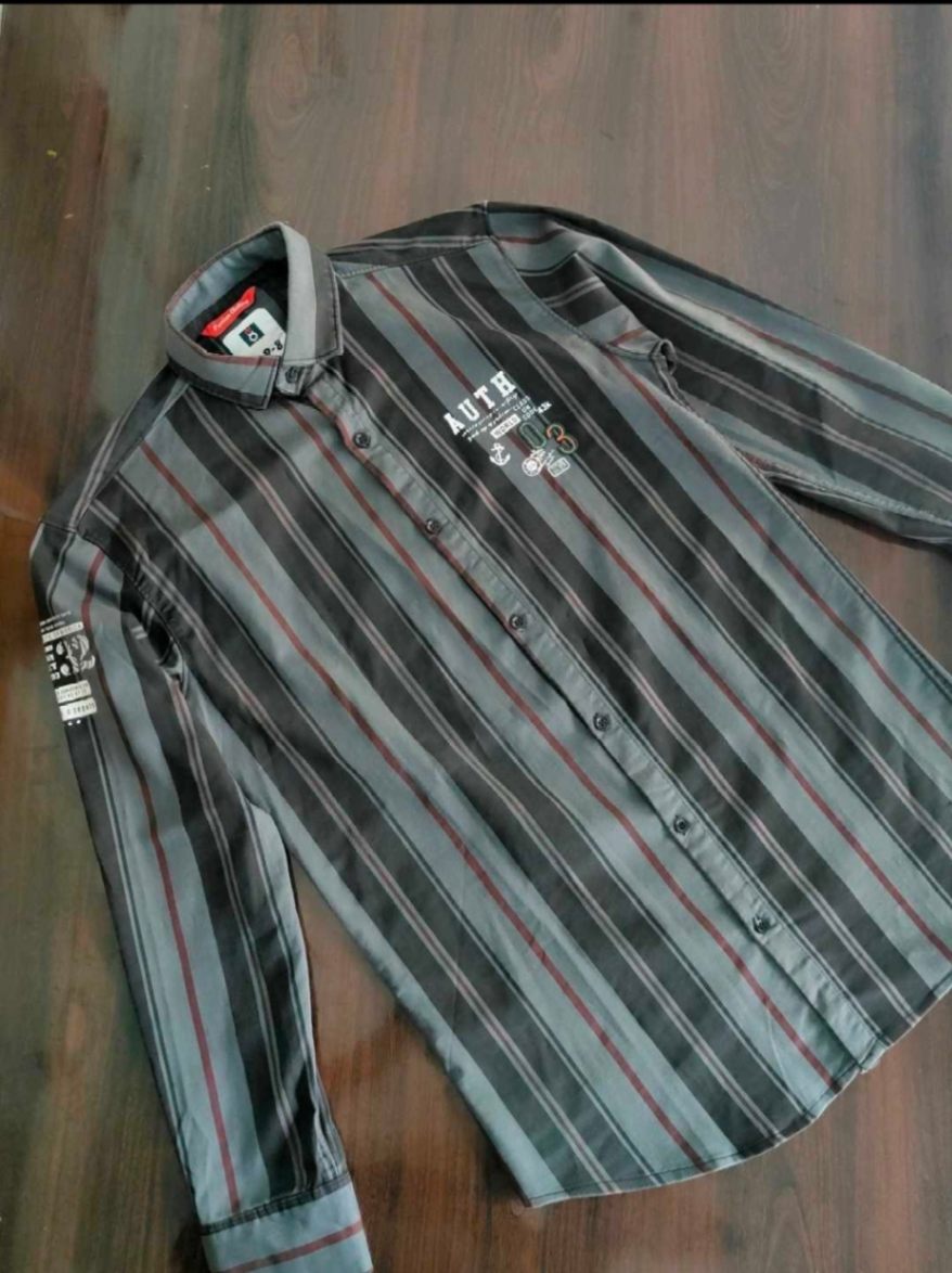 Black casual shirt size -L — pre-loved Tops on Slayyitt