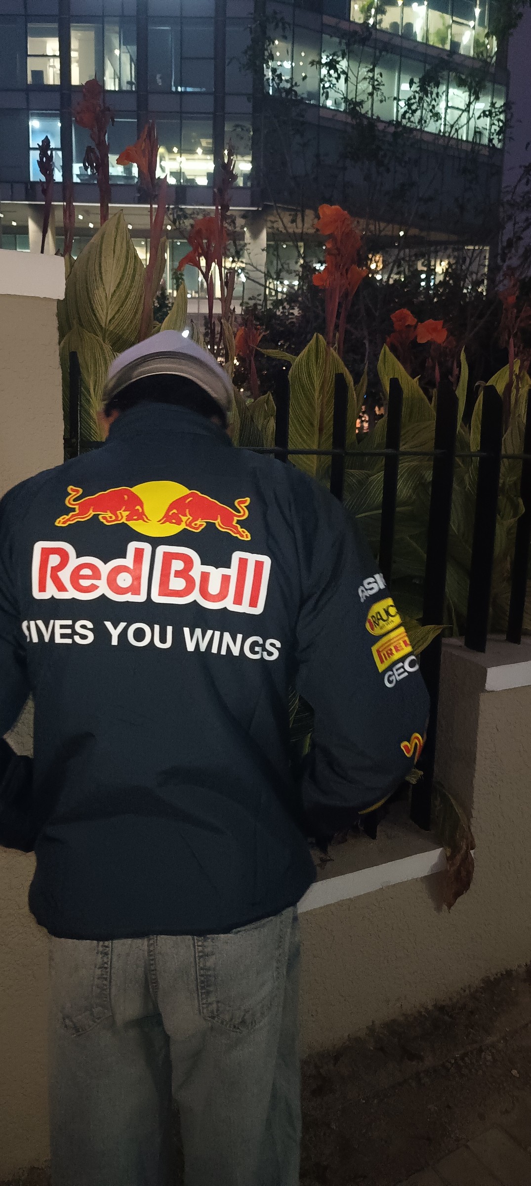 Redbull racing jacket size available from s to xxl — pre-loved Tops on Slayyitt