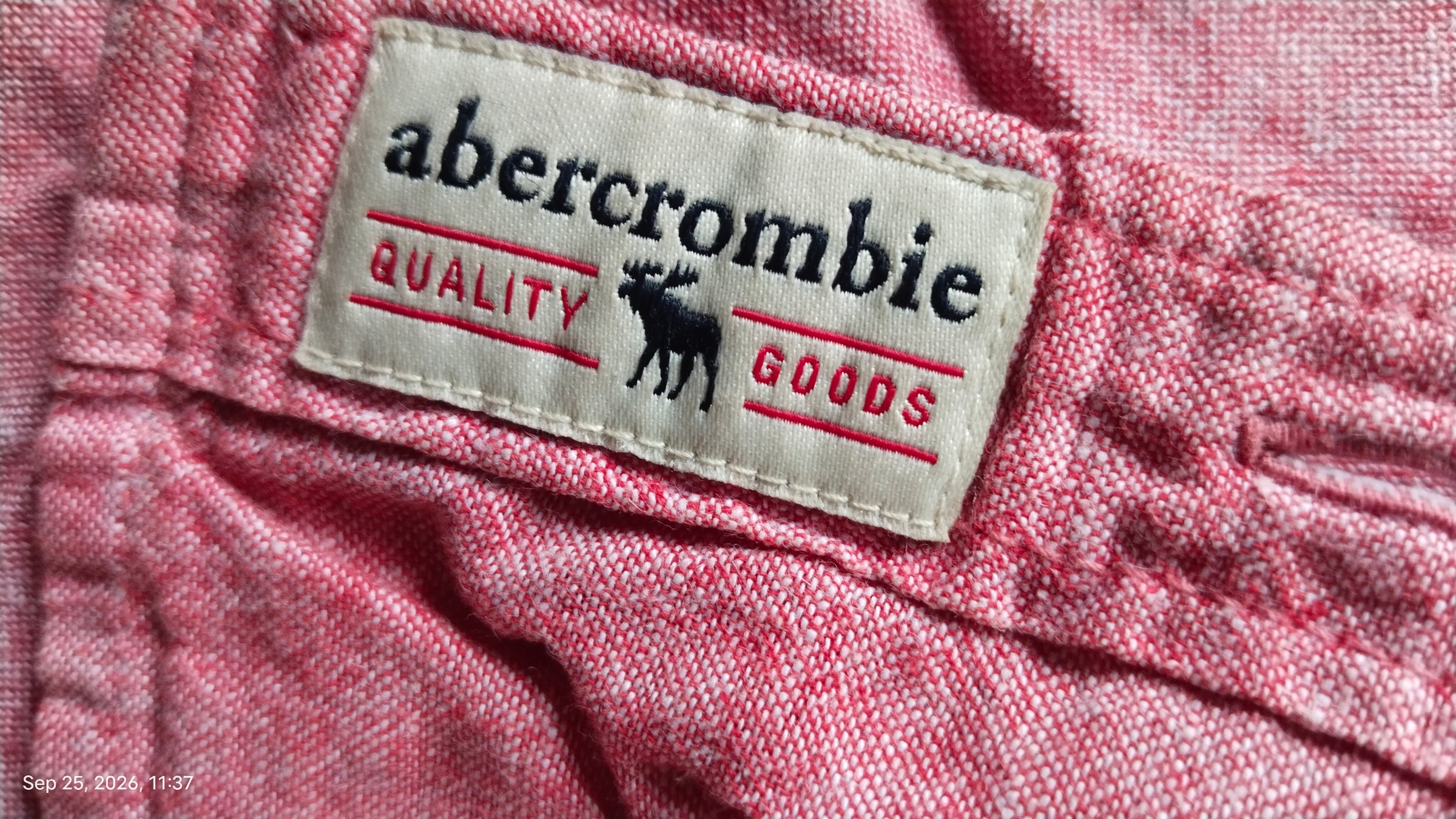 Abercrombie half shirt, size m — pre-loved Tops on Slayyitt