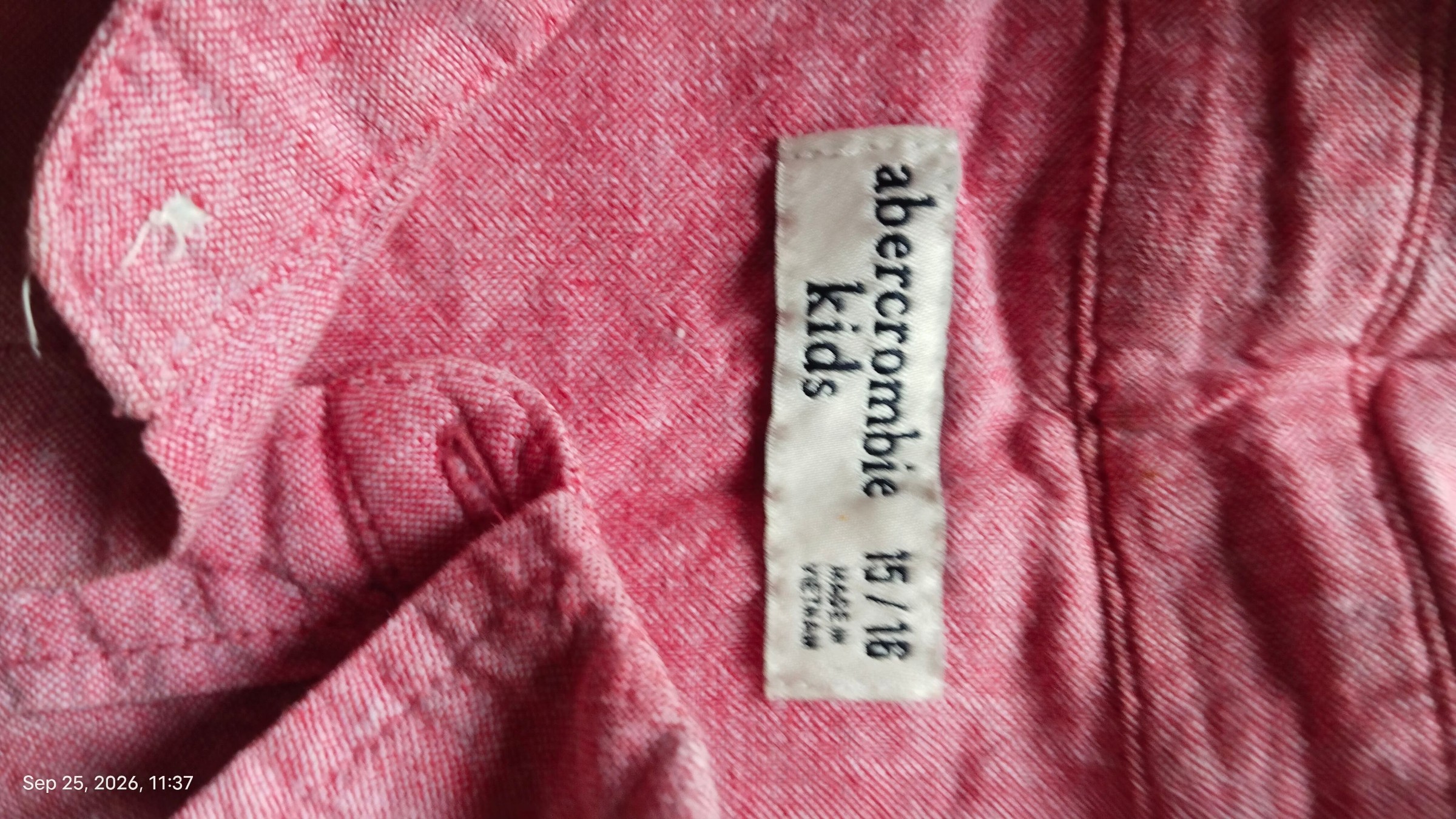 Abercrombie half shirt, size m — pre-loved Tops on Slayyitt