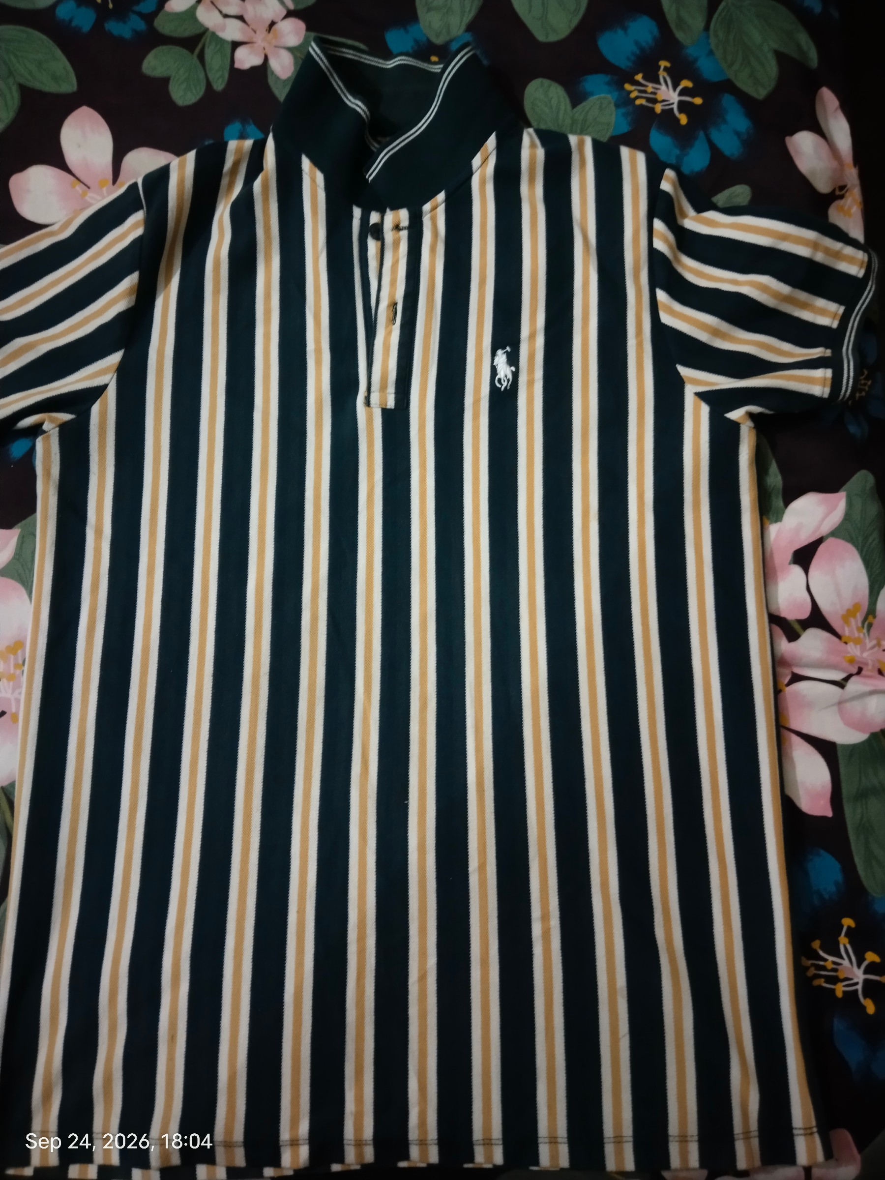 Ralph Lauren polo t shirt, size xl — pre-loved Tops on Slayyitt