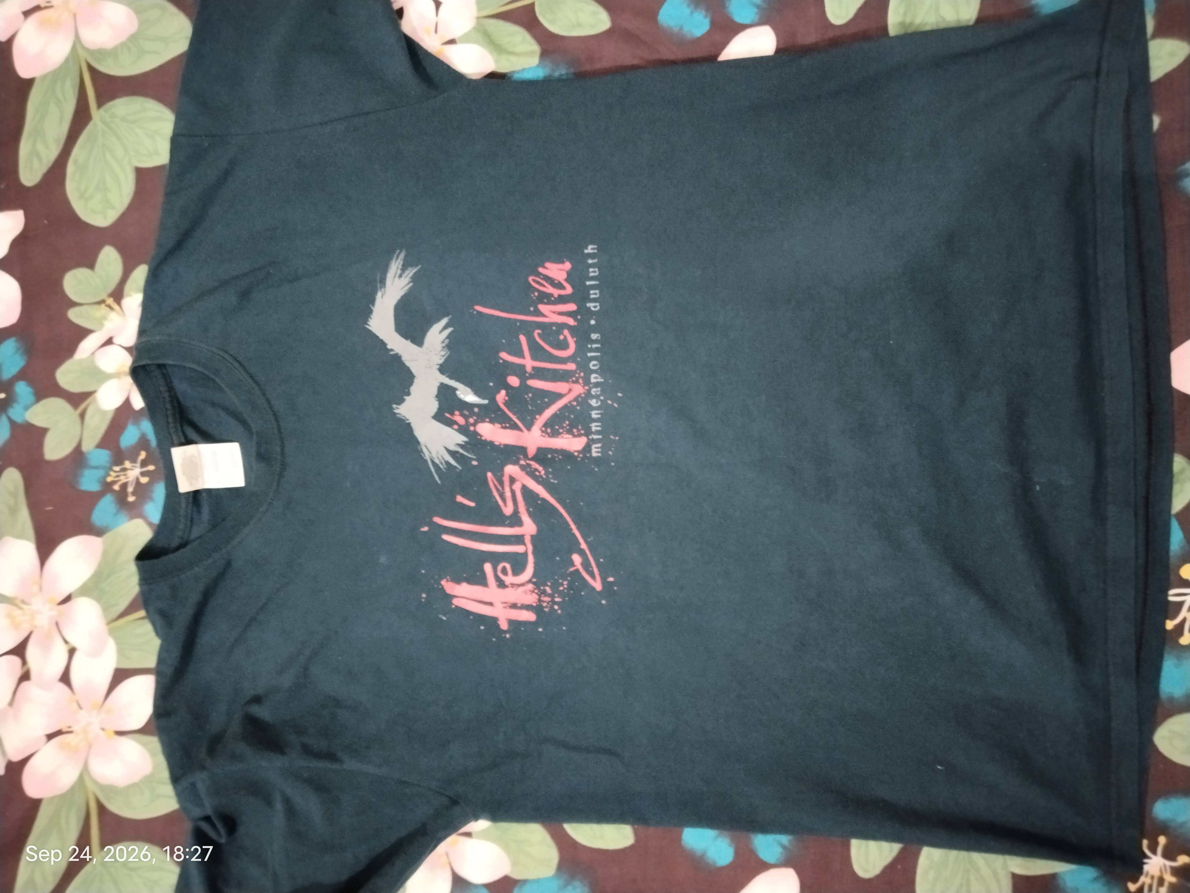 Hollister T shirt cotton, size xl — pre-loved Tops on Slayyitt