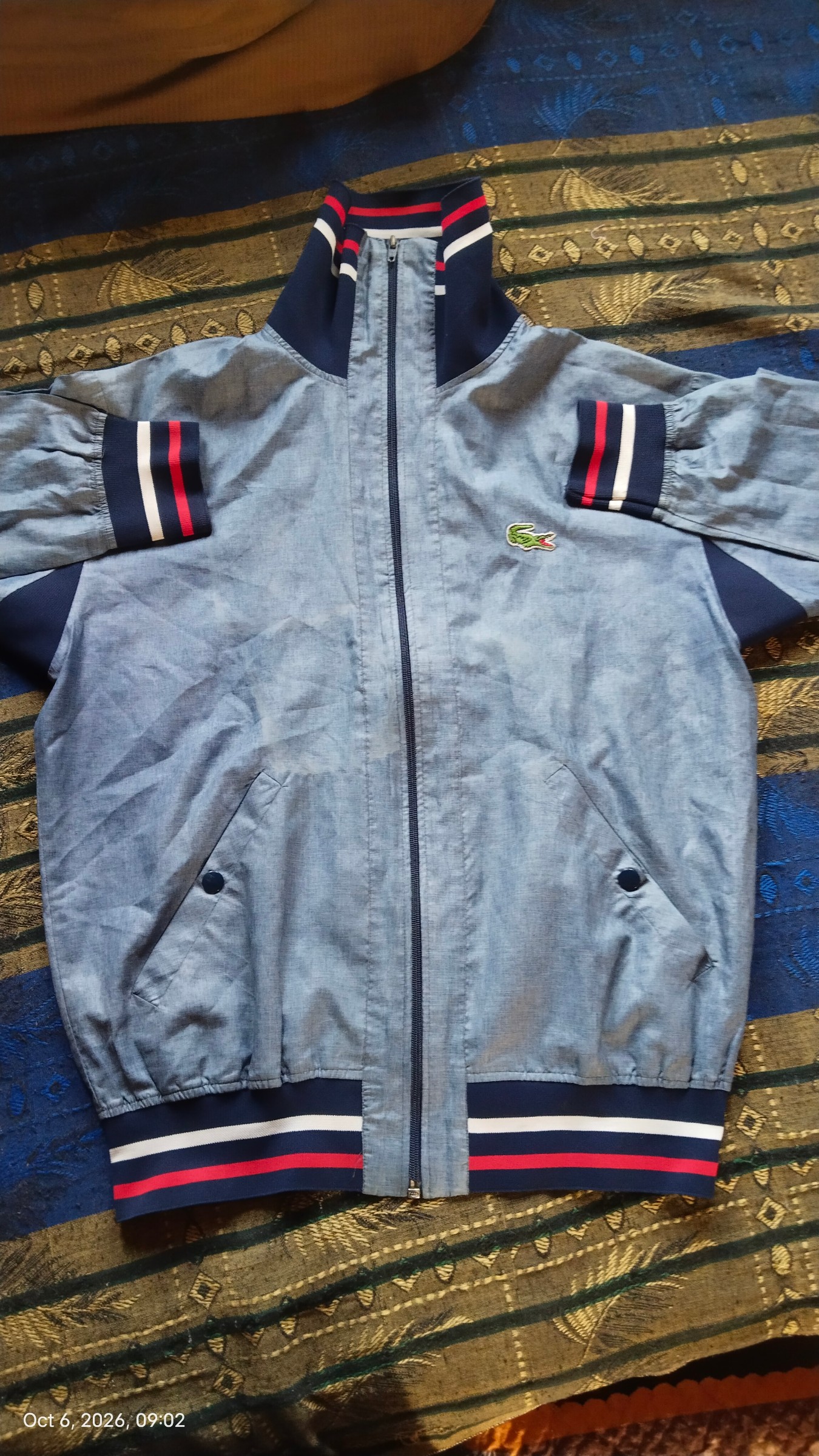 Vintage Lacoste Men’s Lightweight Windbreaker Jacket – Grey/Blue — pre-loved Outerwear on Slayyitt