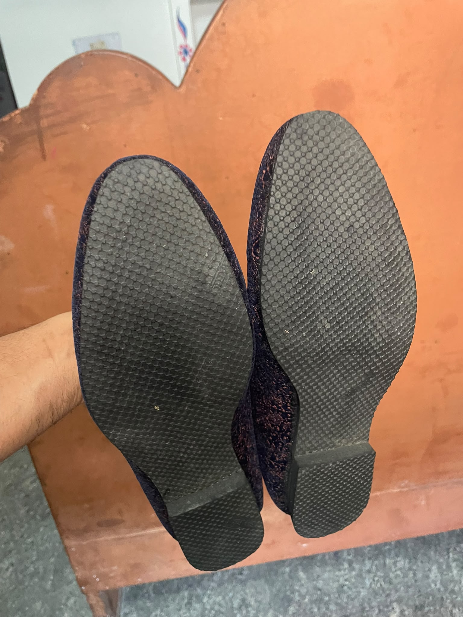 Jutti for men to wear with Jodhpuri suite and sherwani — pre-loved Footwear on Slayyitt