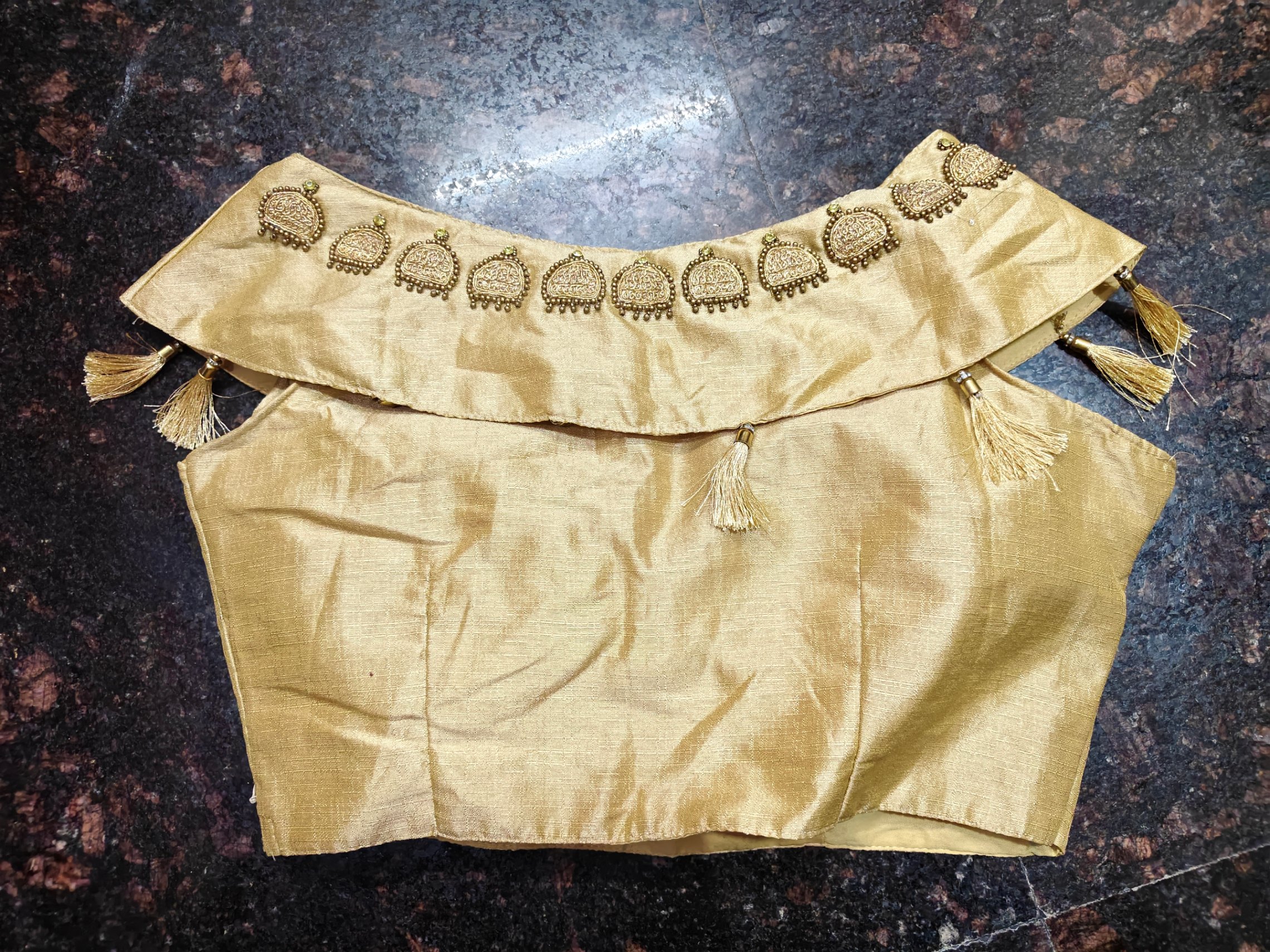 A golden blouse ,size xxl — pre-loved Ethnic Wear on Slayyitt