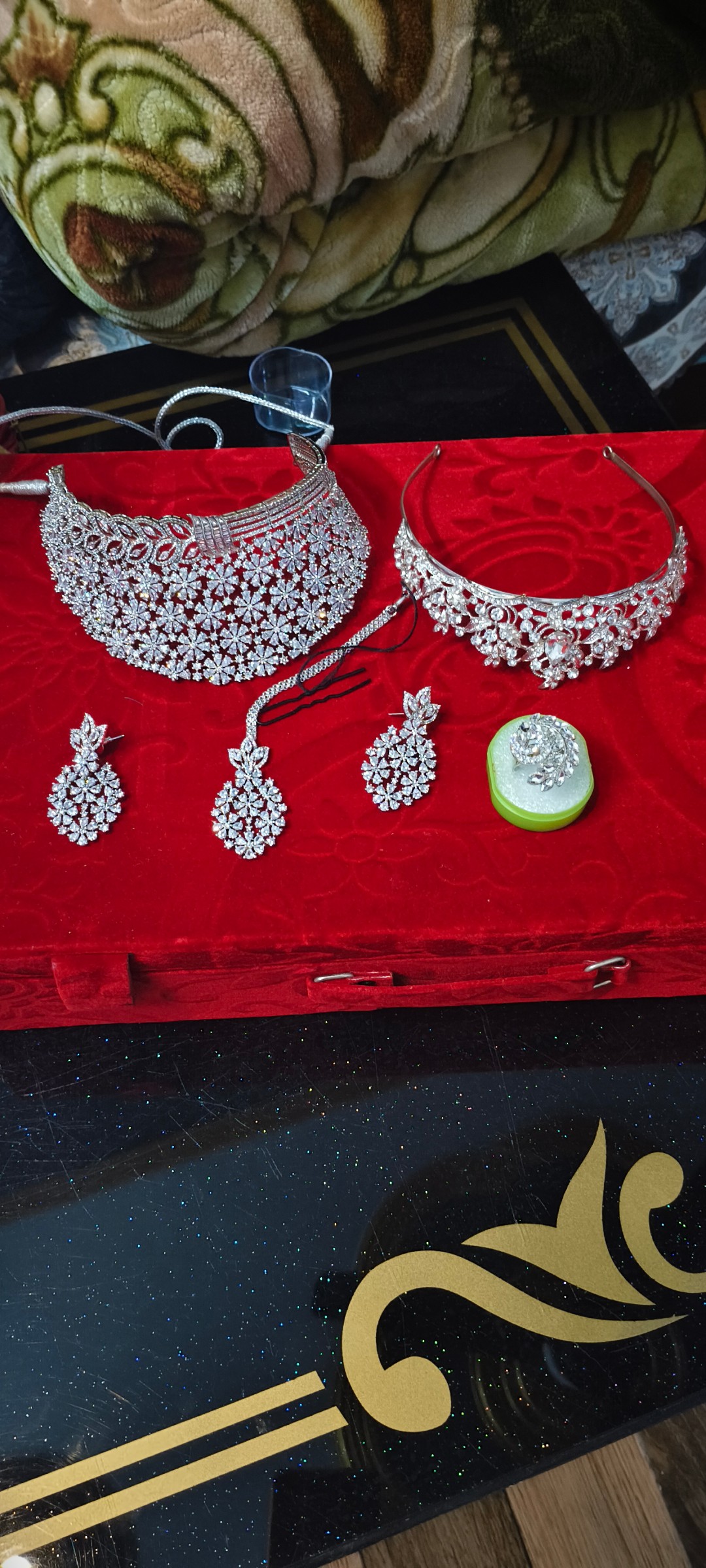 Jwellery, Christian Bridal, AD Jwellery — pre-loved Jewellery on Slayyitt