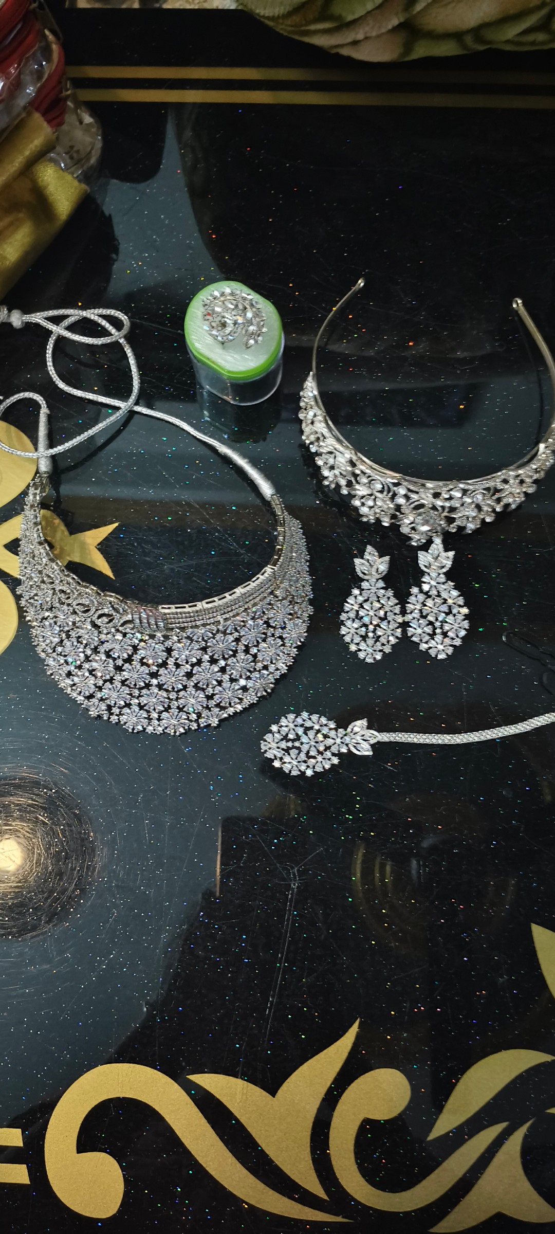 Jwellery, Christian Bridal, AD Jwellery — pre-loved Jewellery on Slayyitt