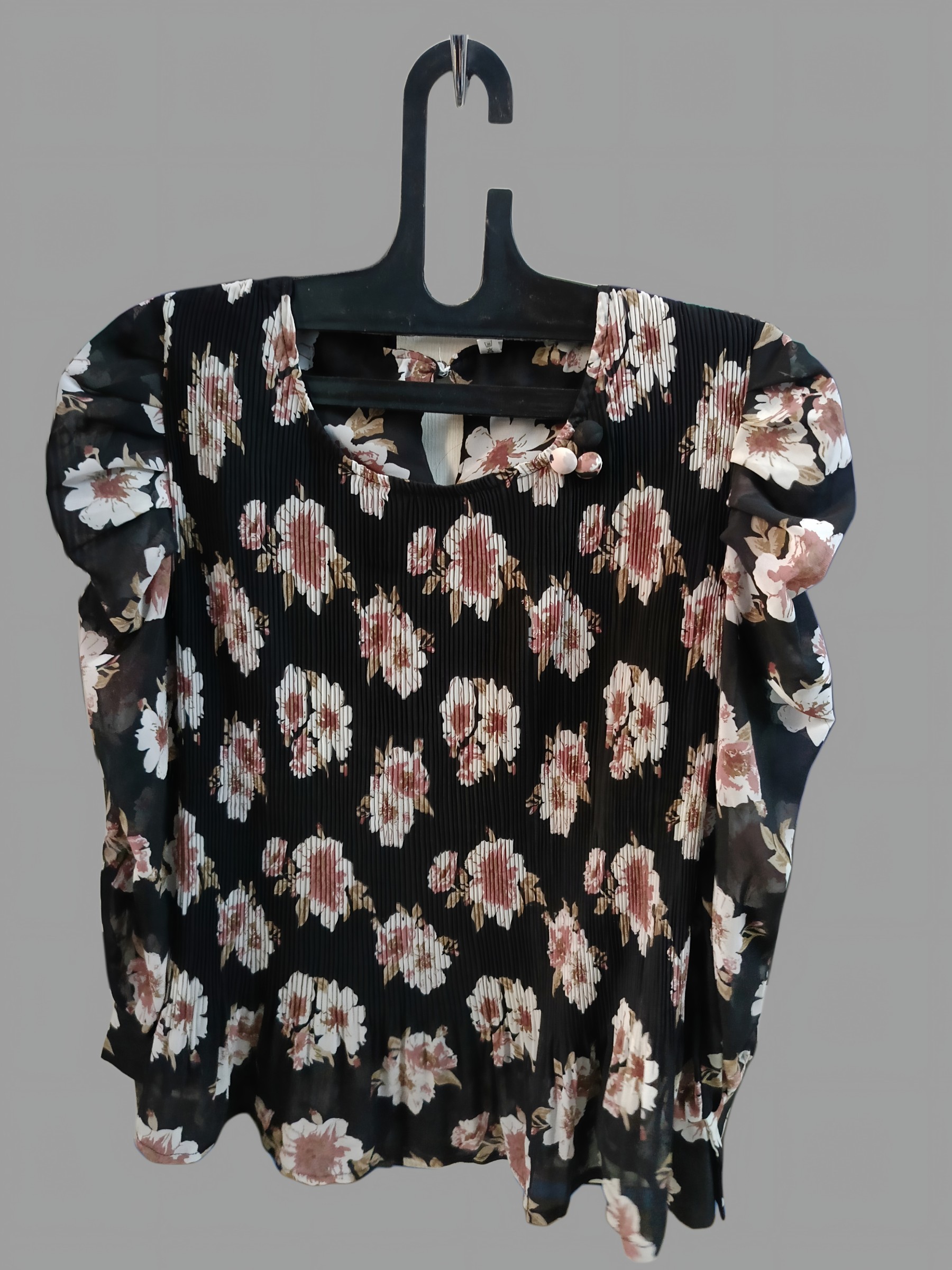 Floral Pleated Puff Sleeves Top — pre-loved Tops on Slayyitt