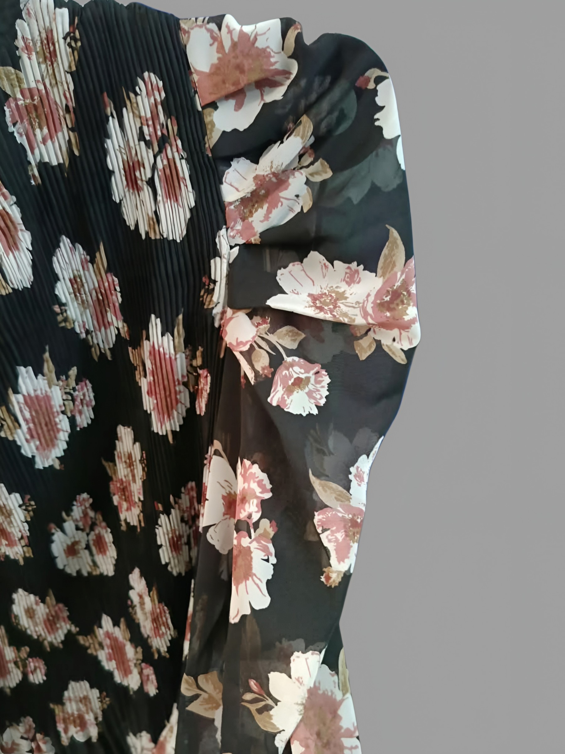 Floral Pleated Puff Sleeves Top — pre-loved Tops on Slayyitt
