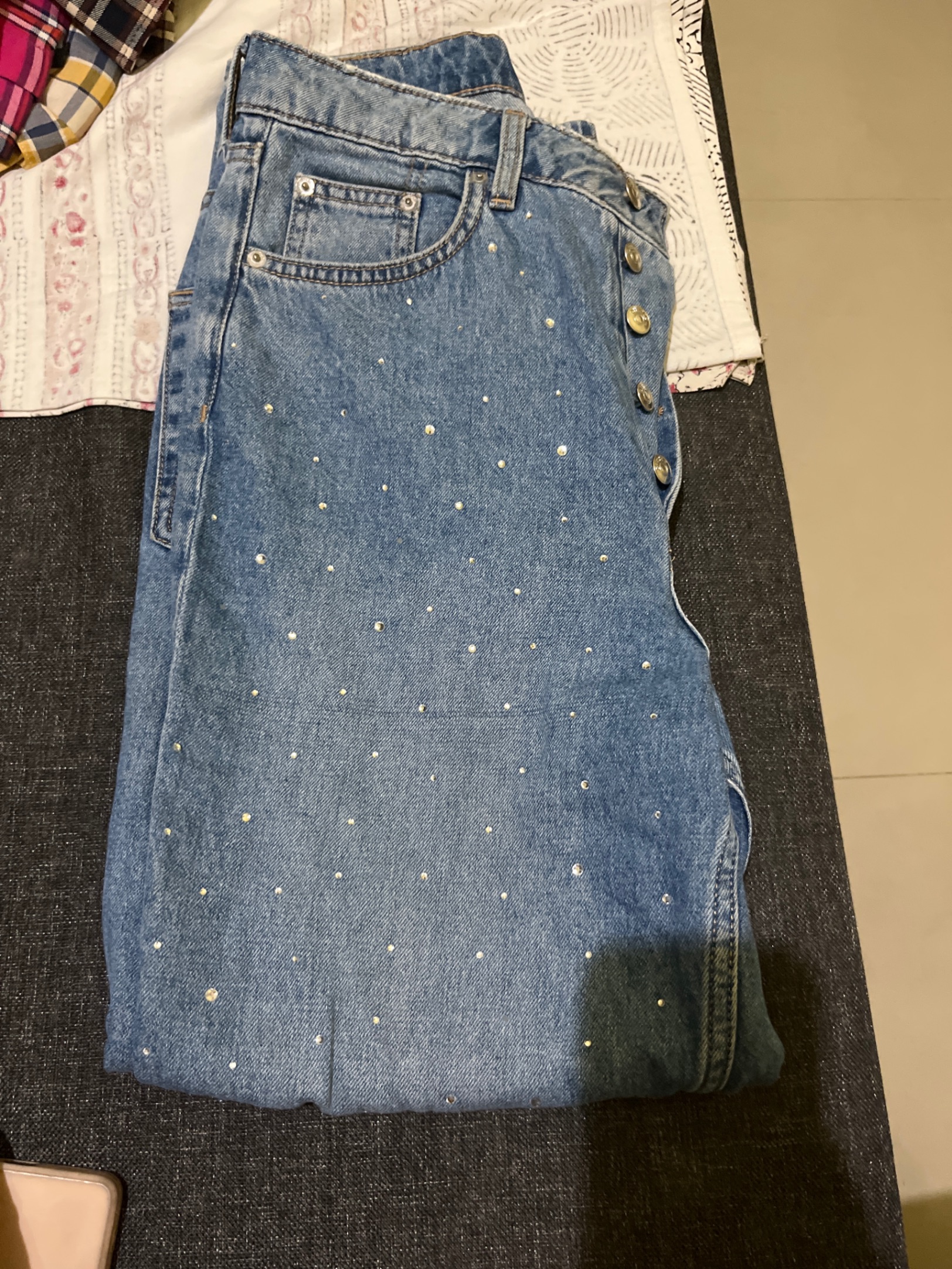 Jeans — pre-loved Bottoms on Slayyitt