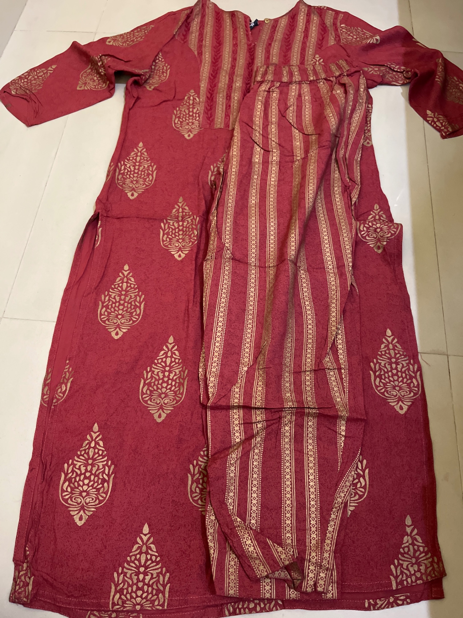 Kurta set — pre-loved Ethnic Wear on Slayyitt