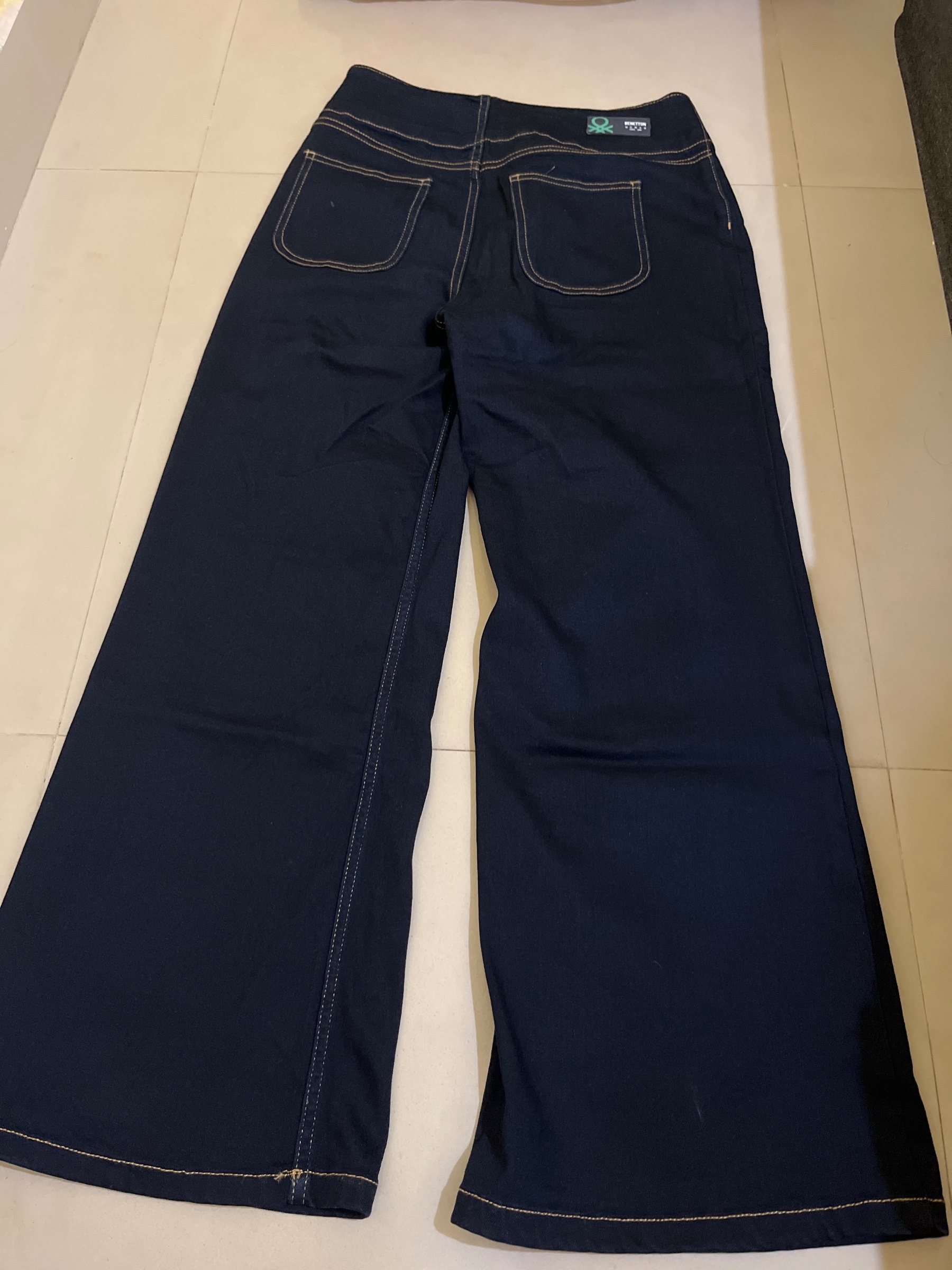 Jeans — pre-loved Bottoms on Slayyitt