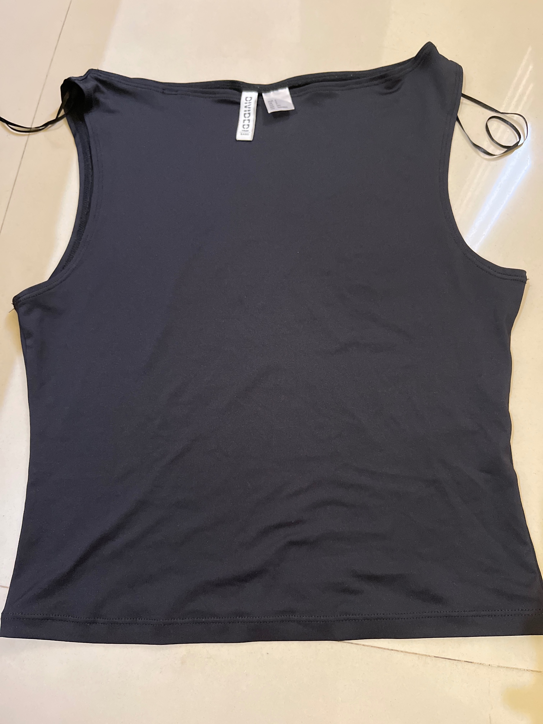 Tank top — pre-loved Tops on Slayyitt