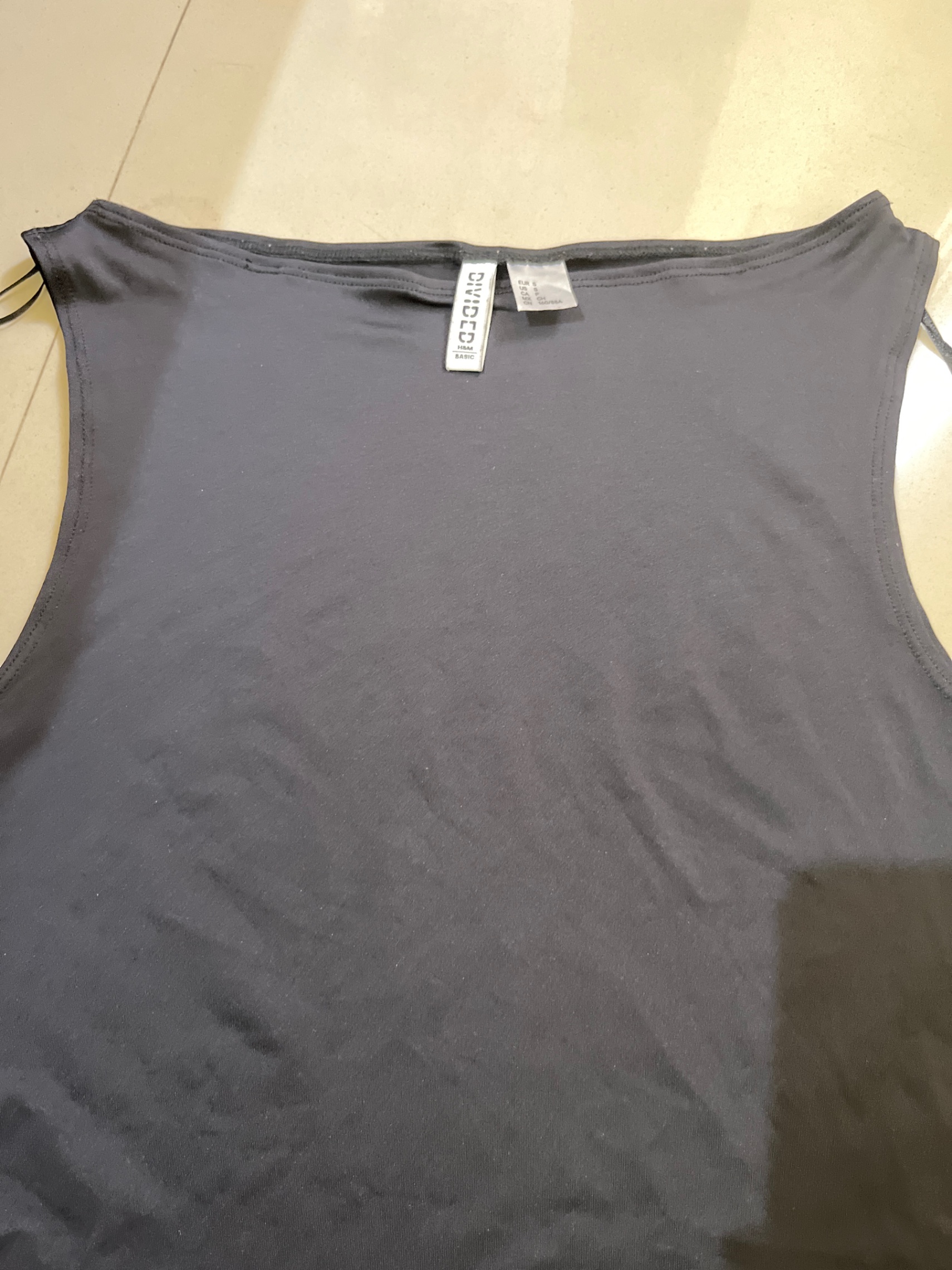 Tank top — pre-loved Tops on Slayyitt