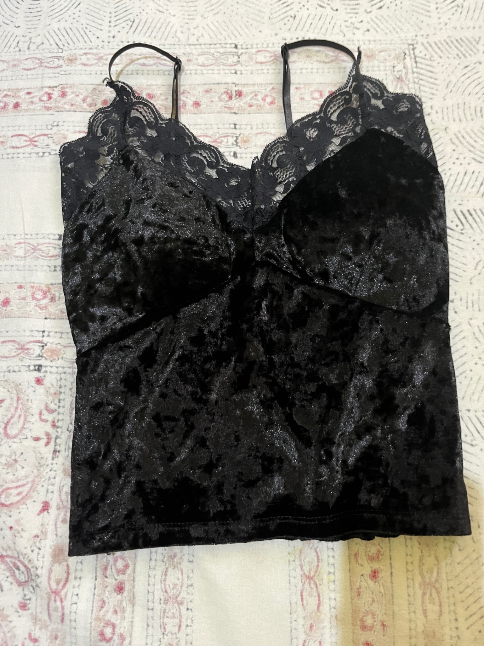 Lace top — pre-loved Tops on Slayyitt