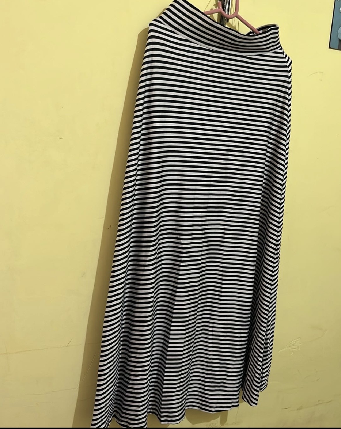 Long skirt — pre-loved Bottoms on Slayyitt