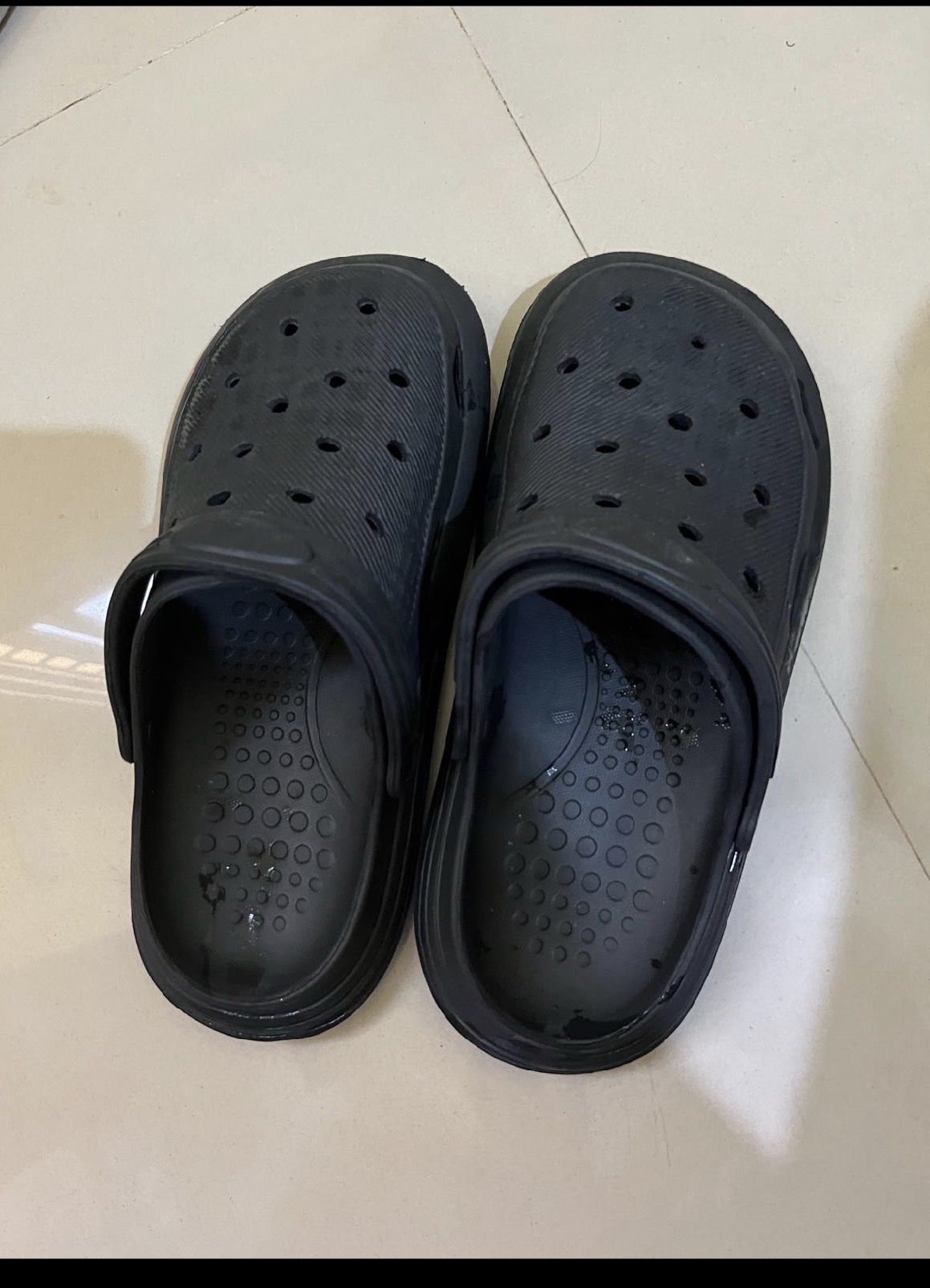 Men crocs — pre-loved Footwear on Slayyitt