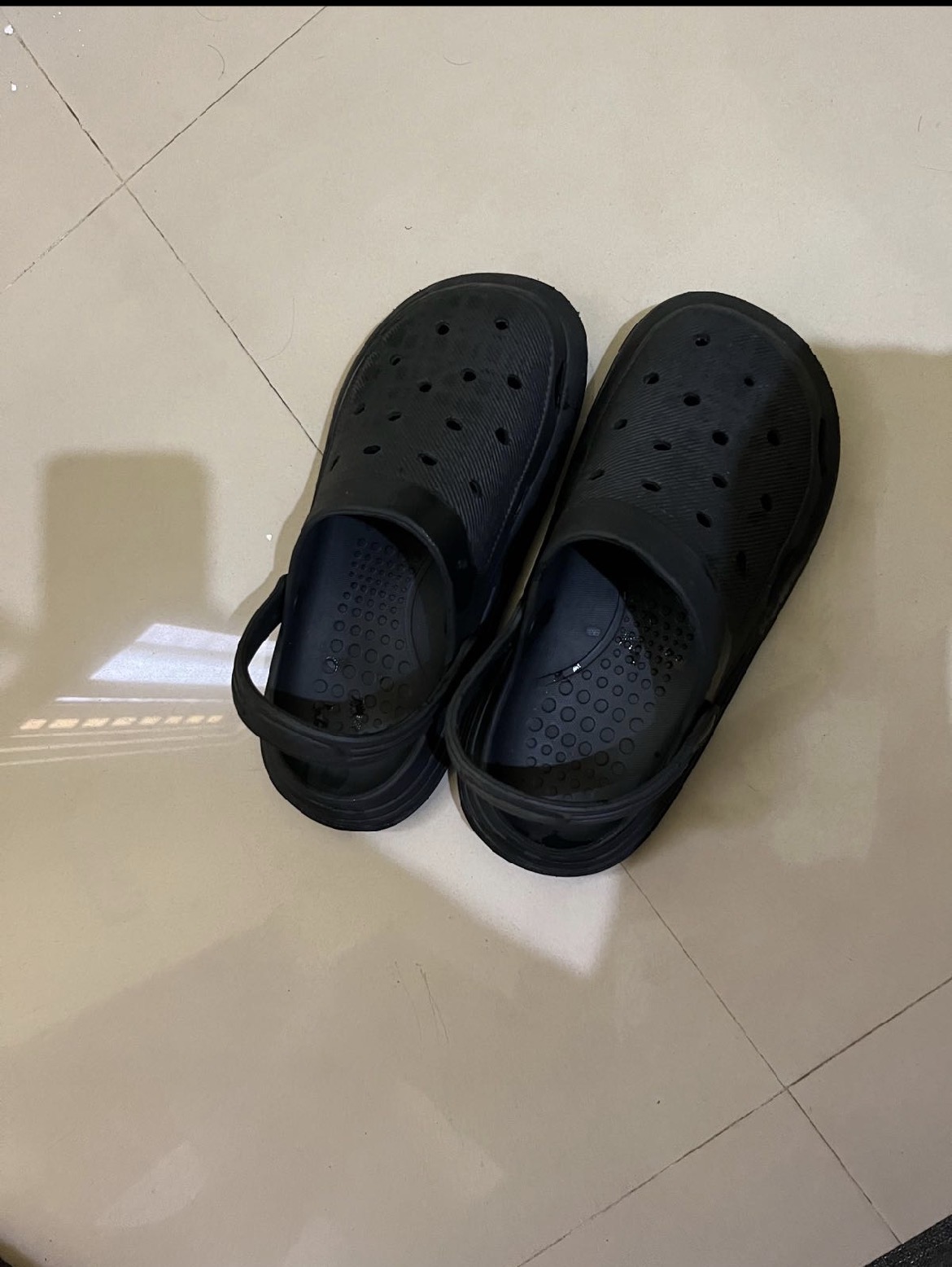 Men crocs — pre-loved Footwear on Slayyitt