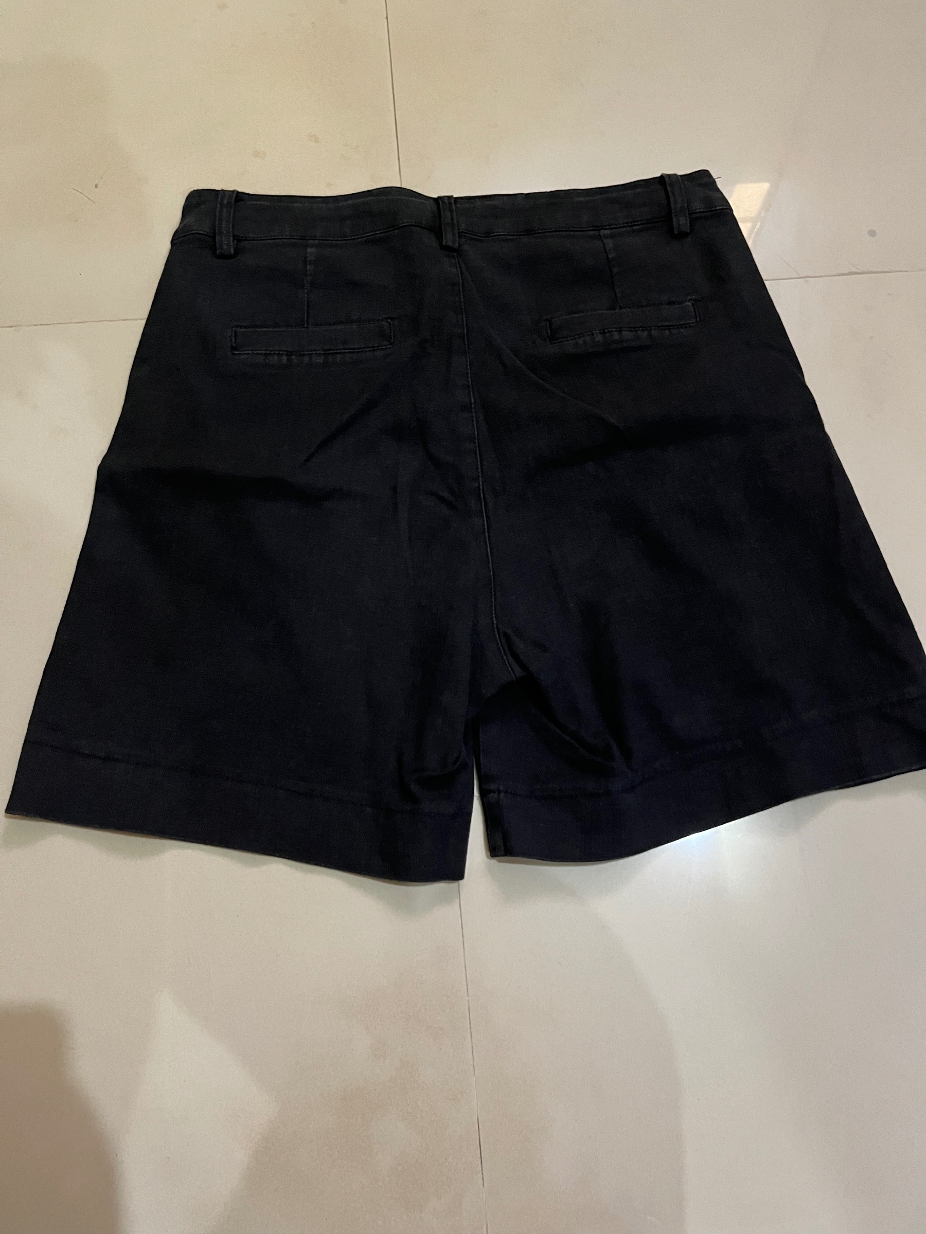 Black shorts — pre-loved Bottoms on Slayyitt