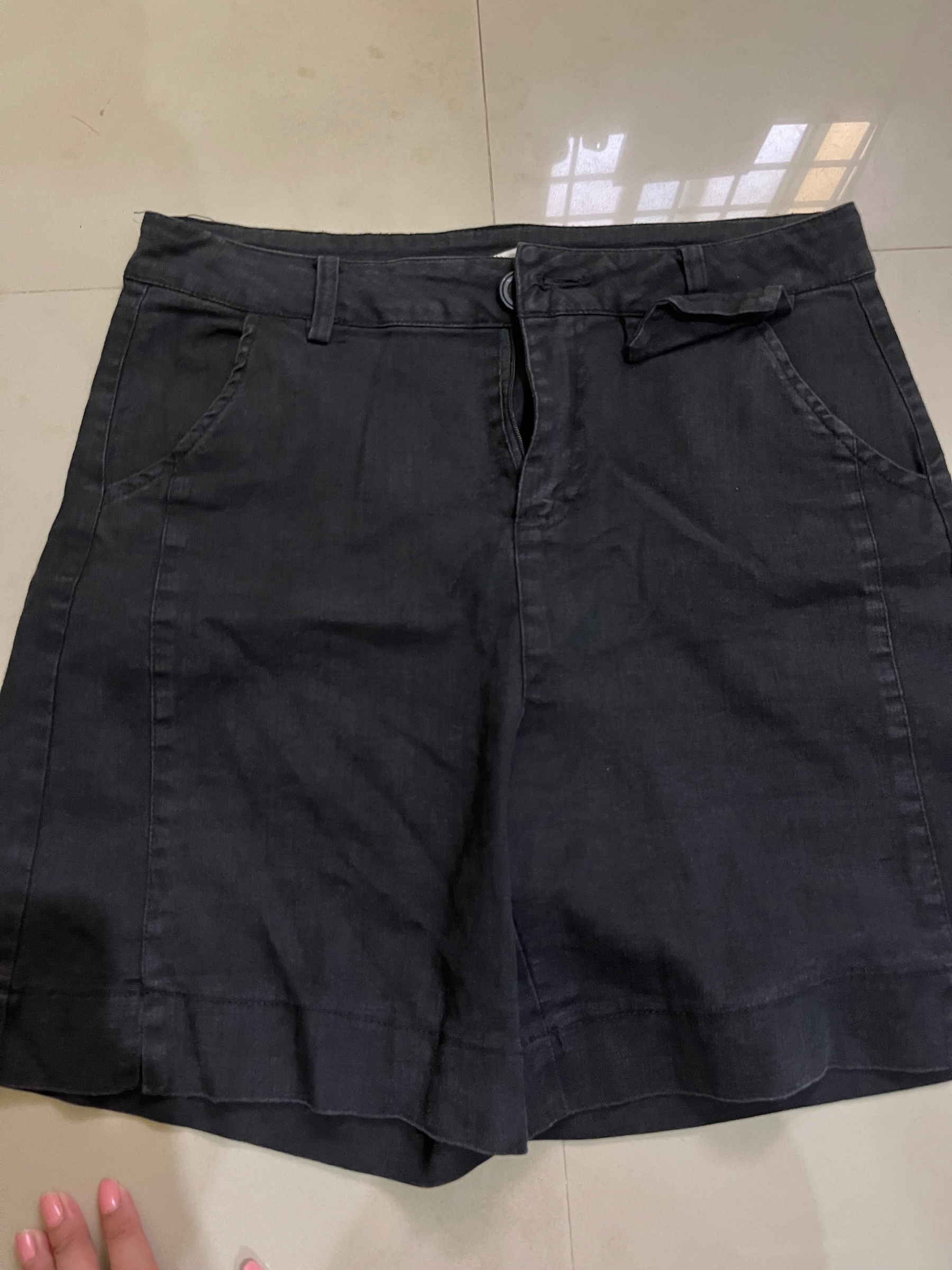 Black shorts — pre-loved Bottoms on Slayyitt
