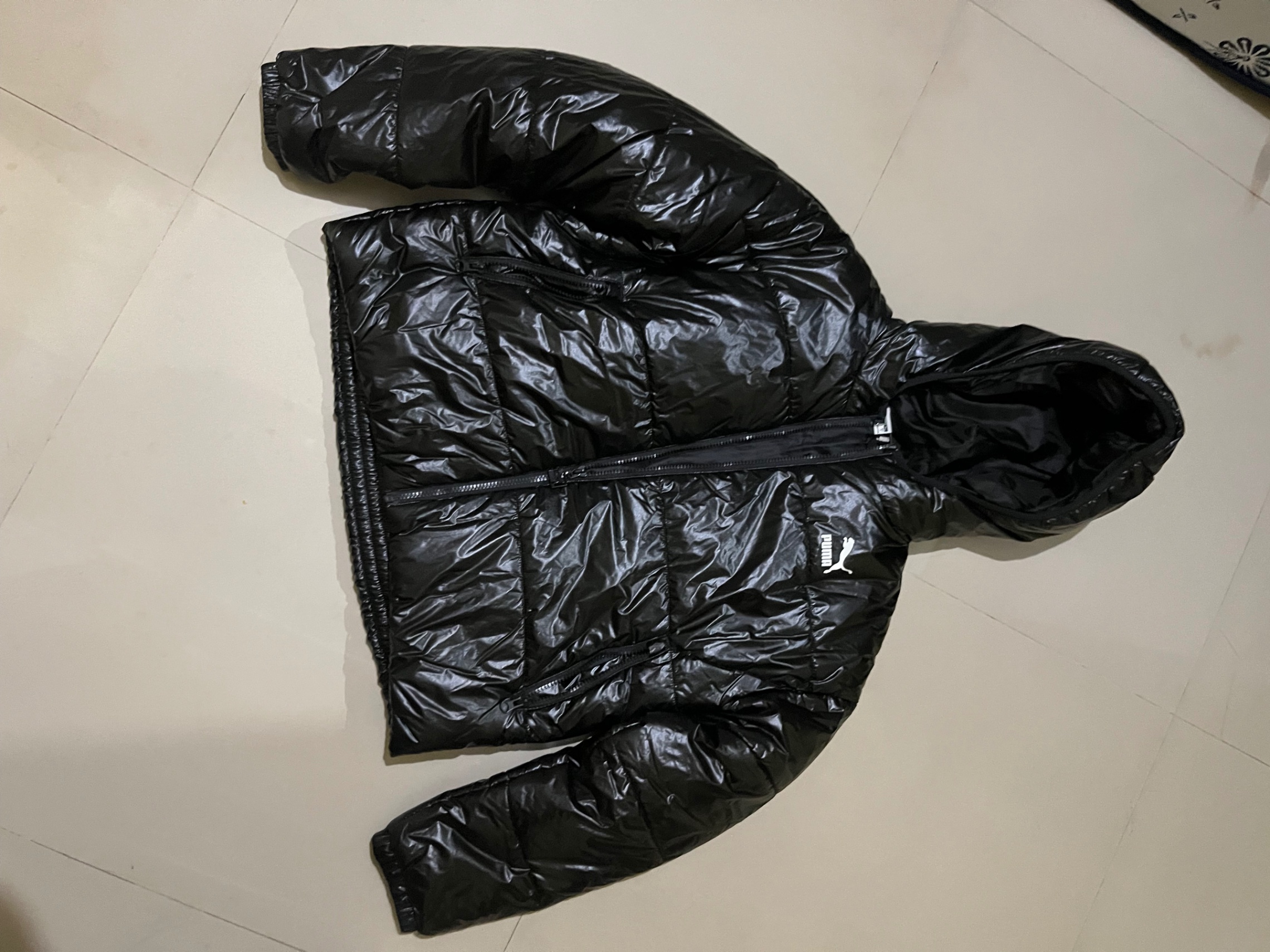 Padded jacket — pre-loved Seasonal Categories on Slayyitt