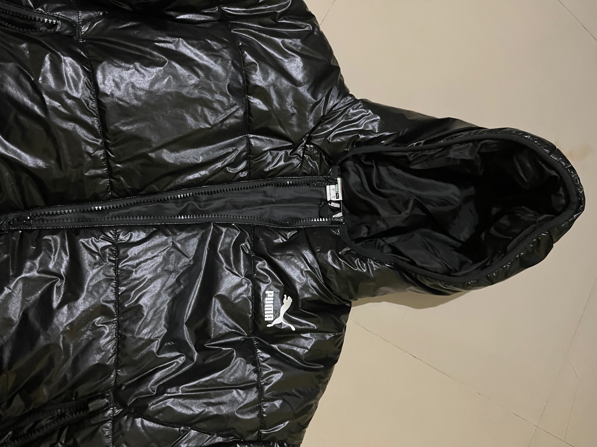 Padded jacket — pre-loved Seasonal Categories on Slayyitt
