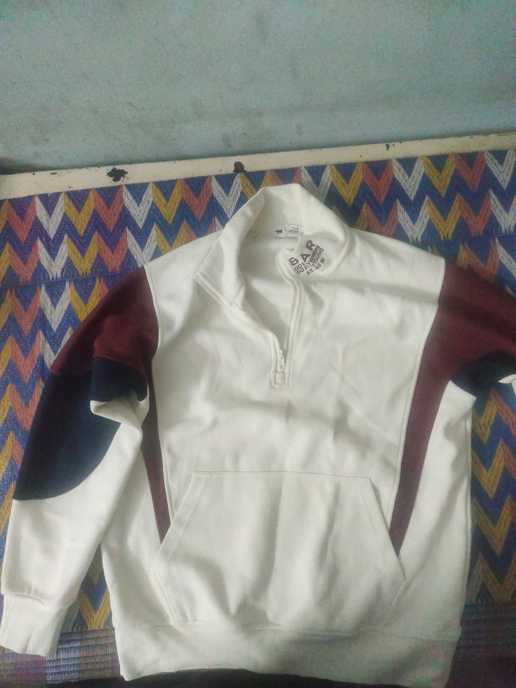 Cotton sweatshirt — pre-loved Tops on Slayyitt
