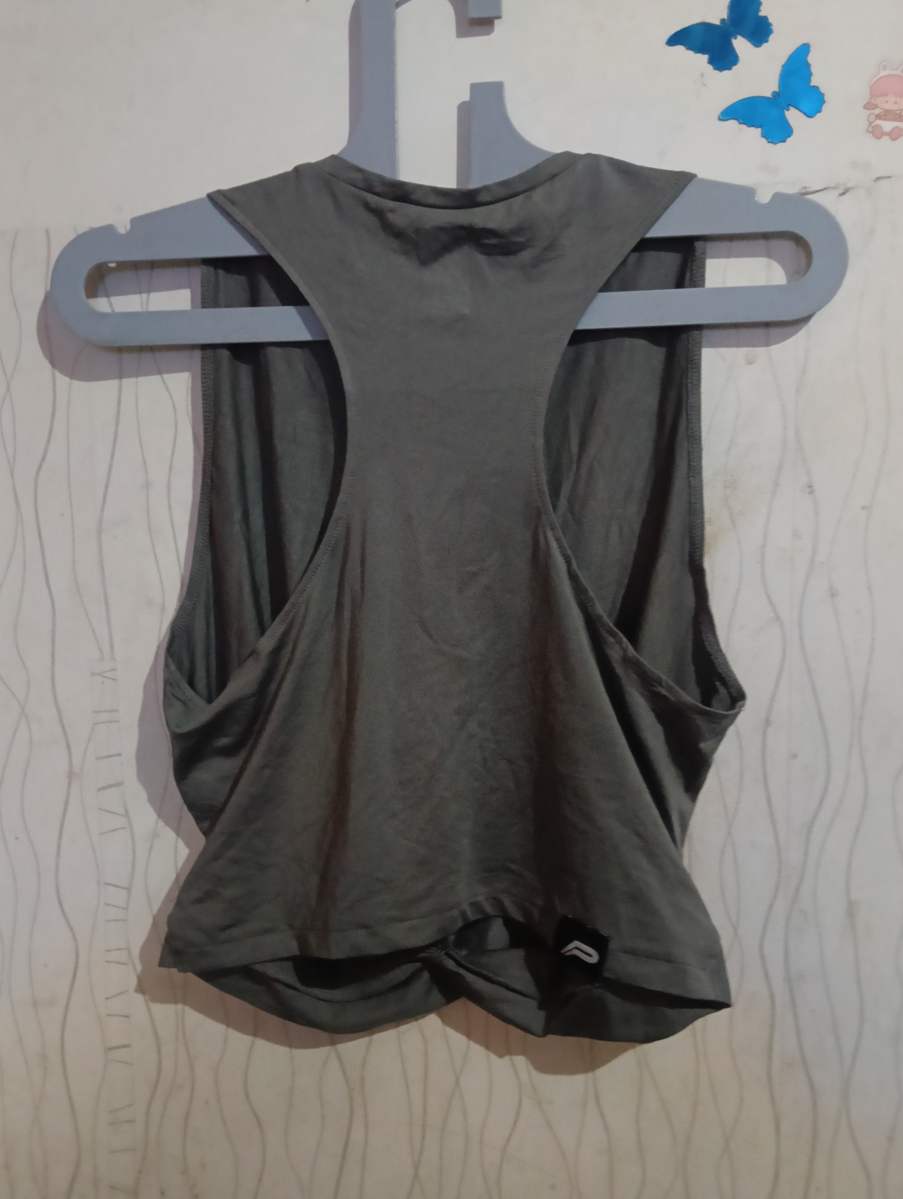 Crop top — pre-loved Bottoms on Slayyitt