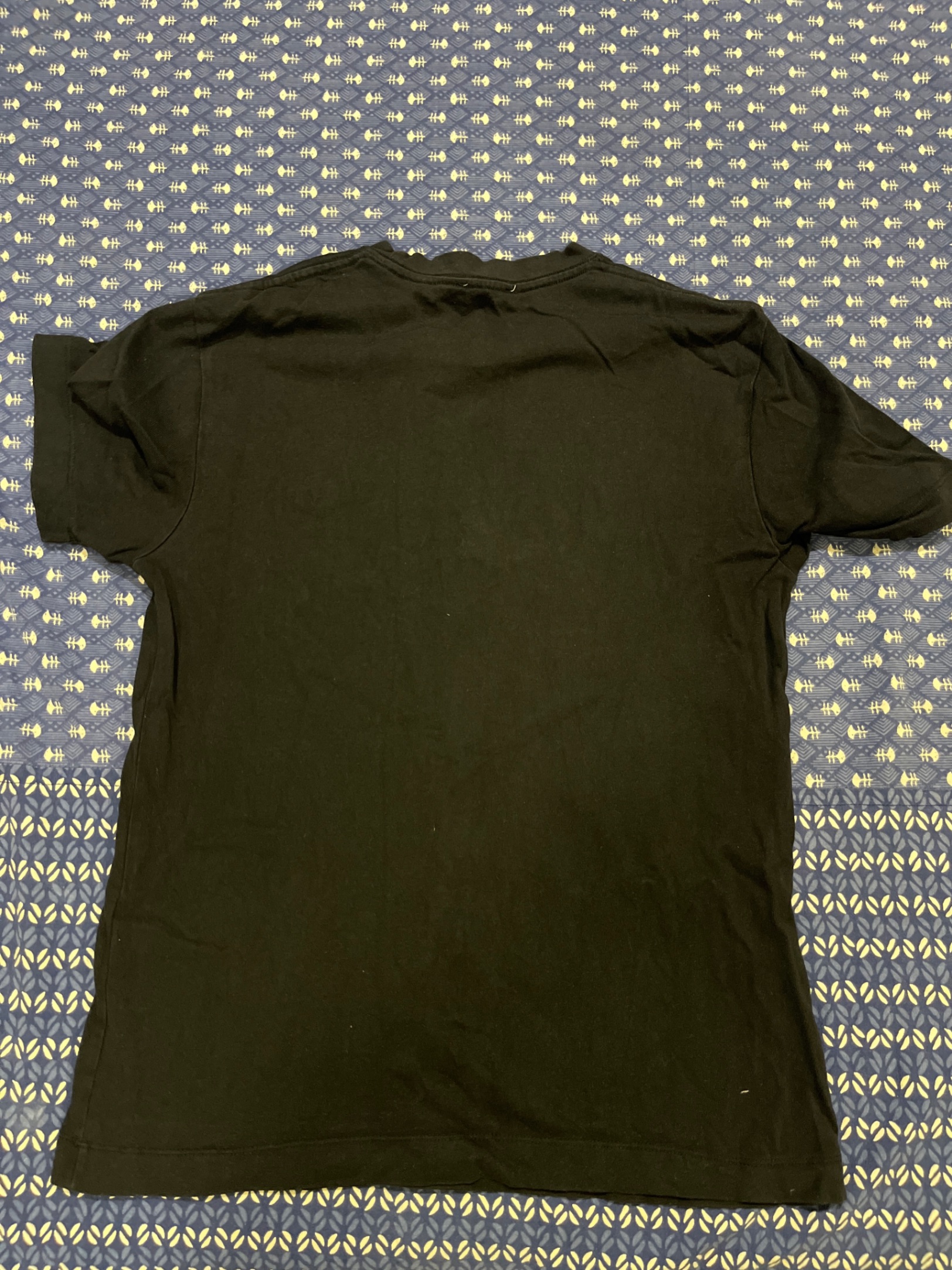 Zara plain black tshirt — pre-loved Tops on Slayyitt