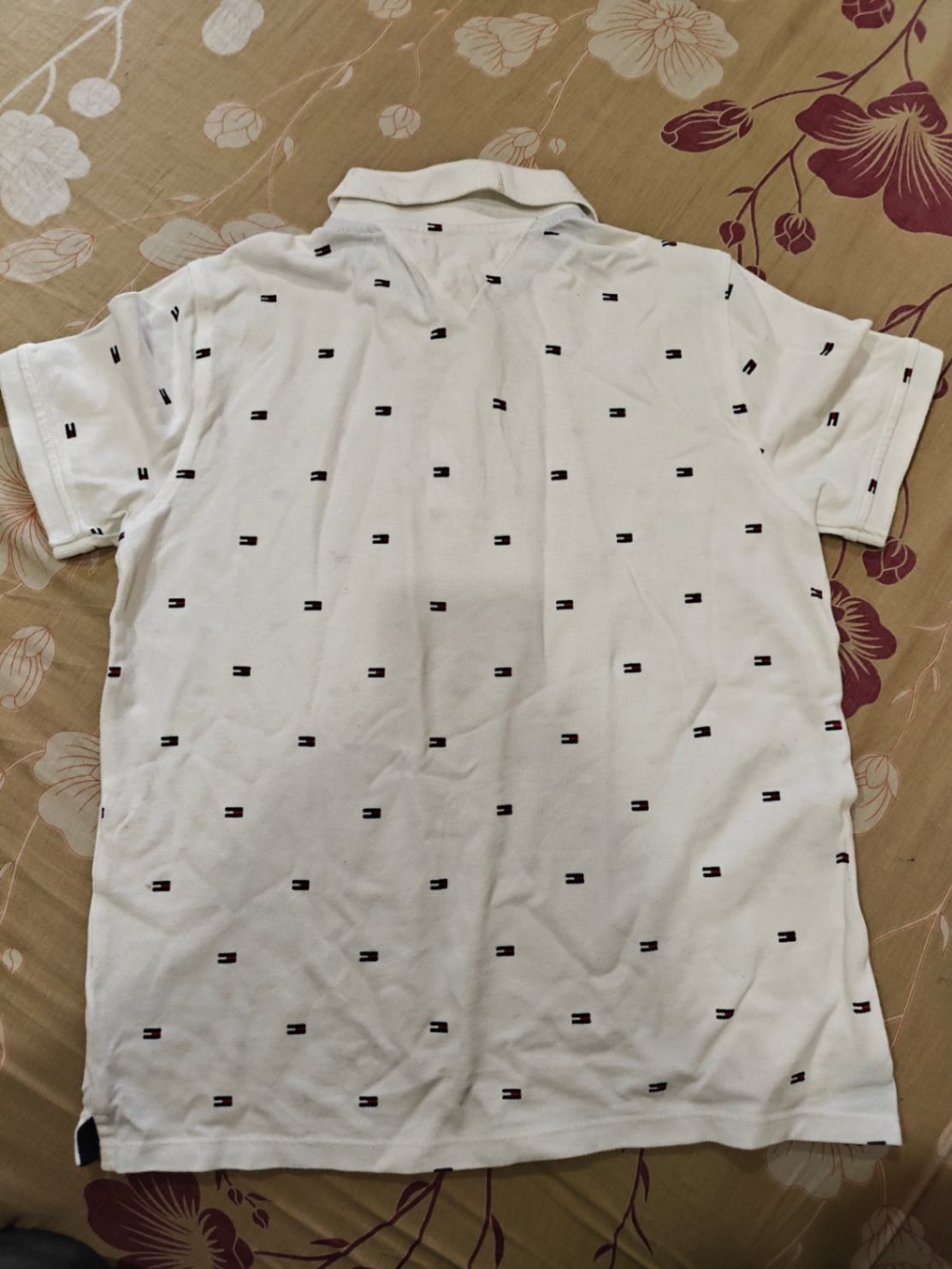 Tommy Hilfiger kids smart polo tshirt L/G 12-14 — pre-loved Tops on Slayyitt