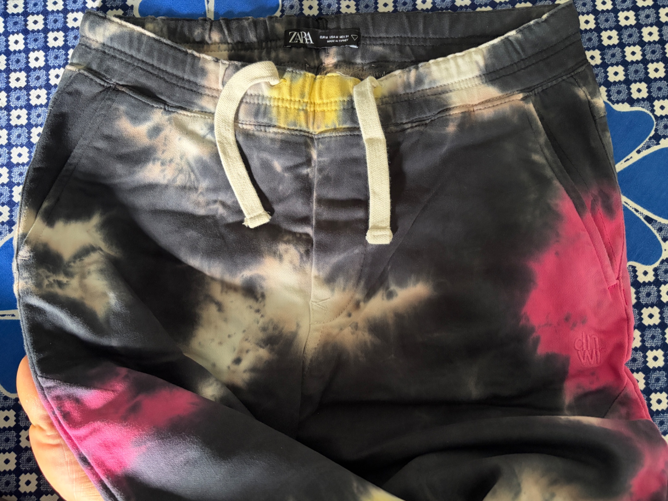 Zara Denim jogger made in turkey size M — pre-loved Bottoms on Slayyitt