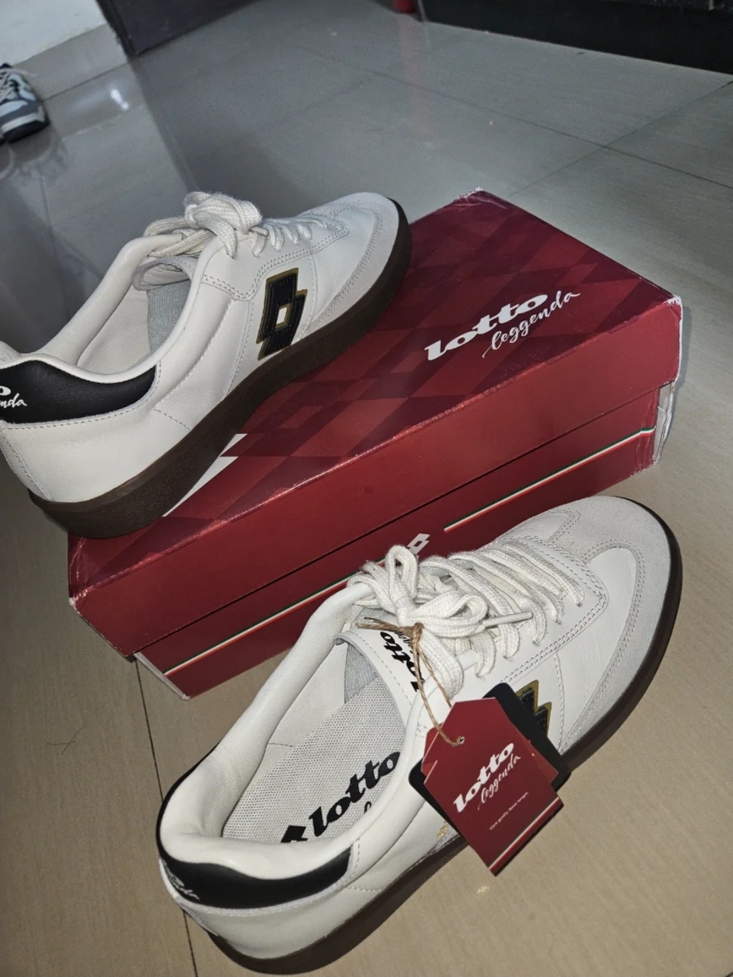 Lotto Men Brasil Select OG White Leather Sneakers — pre-loved Footwear on Slayyitt