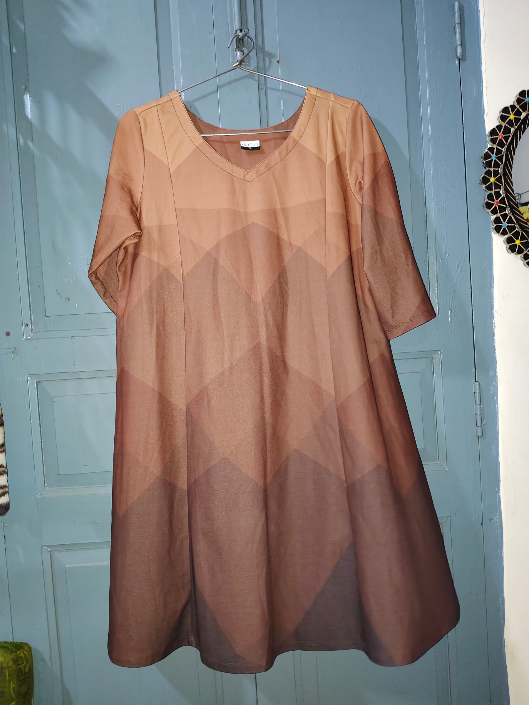 Elegant Dusty Rose & Burgundy Color-Block Dress — pre-loved Dresses & One-Pieces on Slayyitt