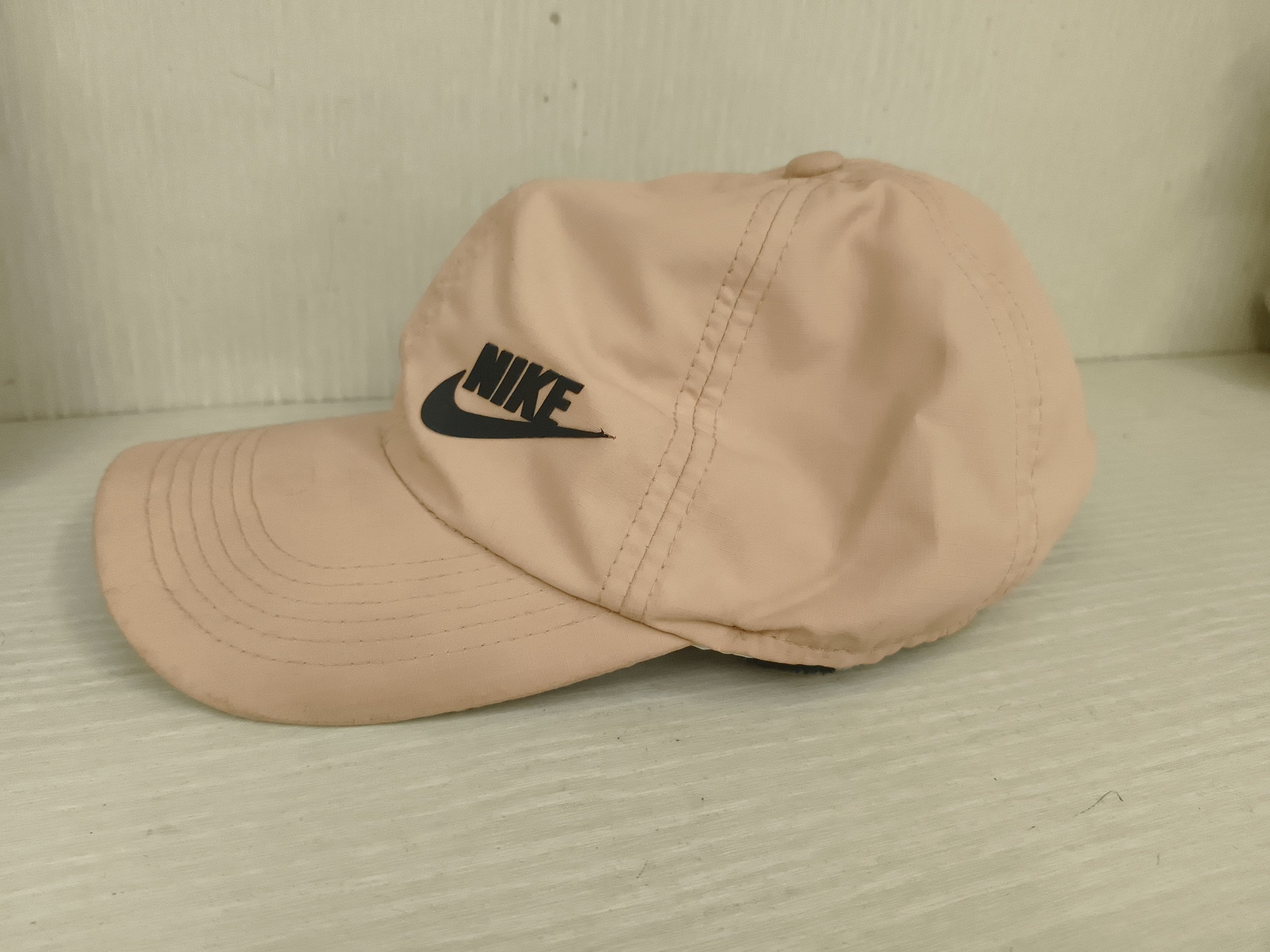 NIKE beige cap — pre-loved Activewear / Sportswear on Slayyitt