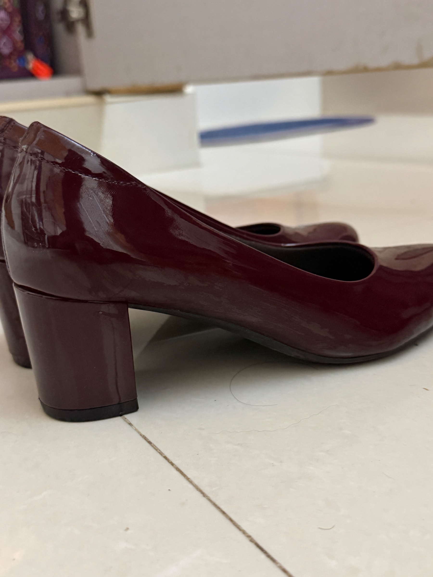 Maroon Heels - Metro — pre-loved Footwear on Slayyitt