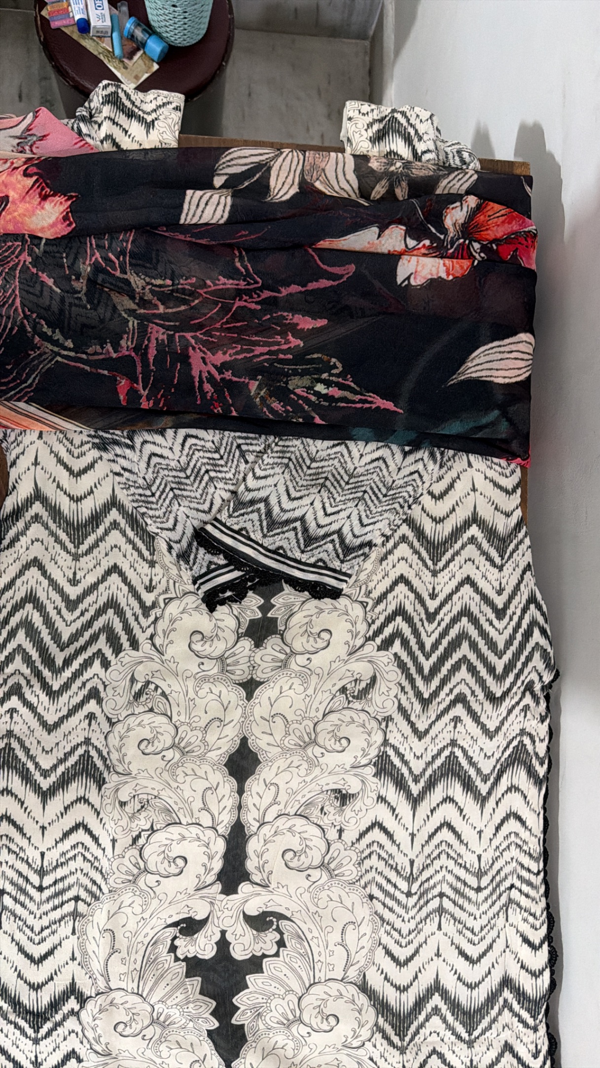Cream crepe suit — pre-loved Ethnic Wear on Slayyitt