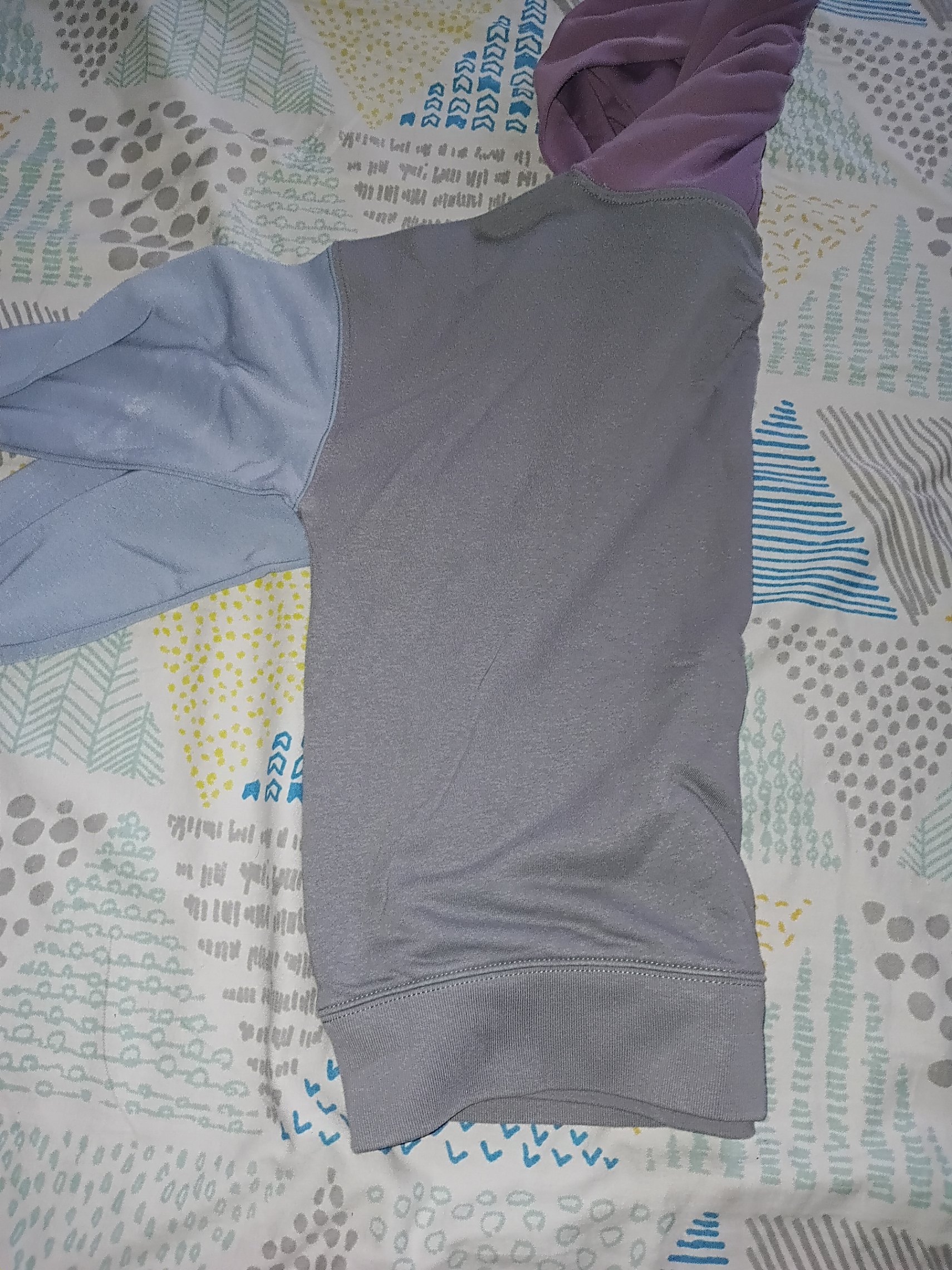 GAP HOODIE — pre-loved Seasonal Categories on Slayyitt