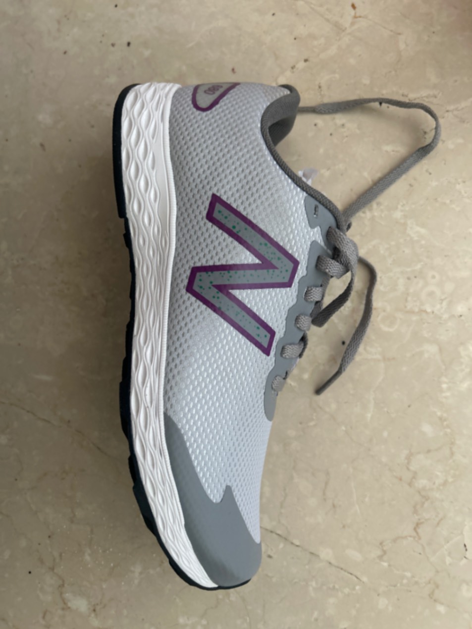 New Balance 680 women Running shoes — pre-loved Footwear on Slayyitt