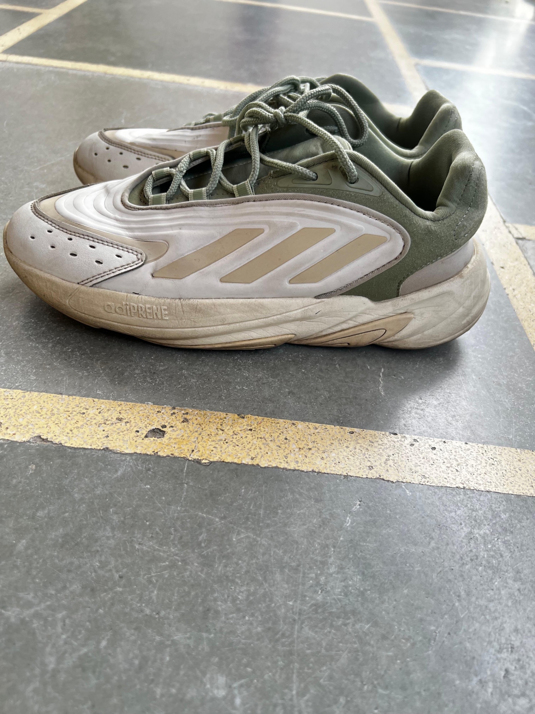 Adidas ozelia — pre-loved Footwear on Slayyitt