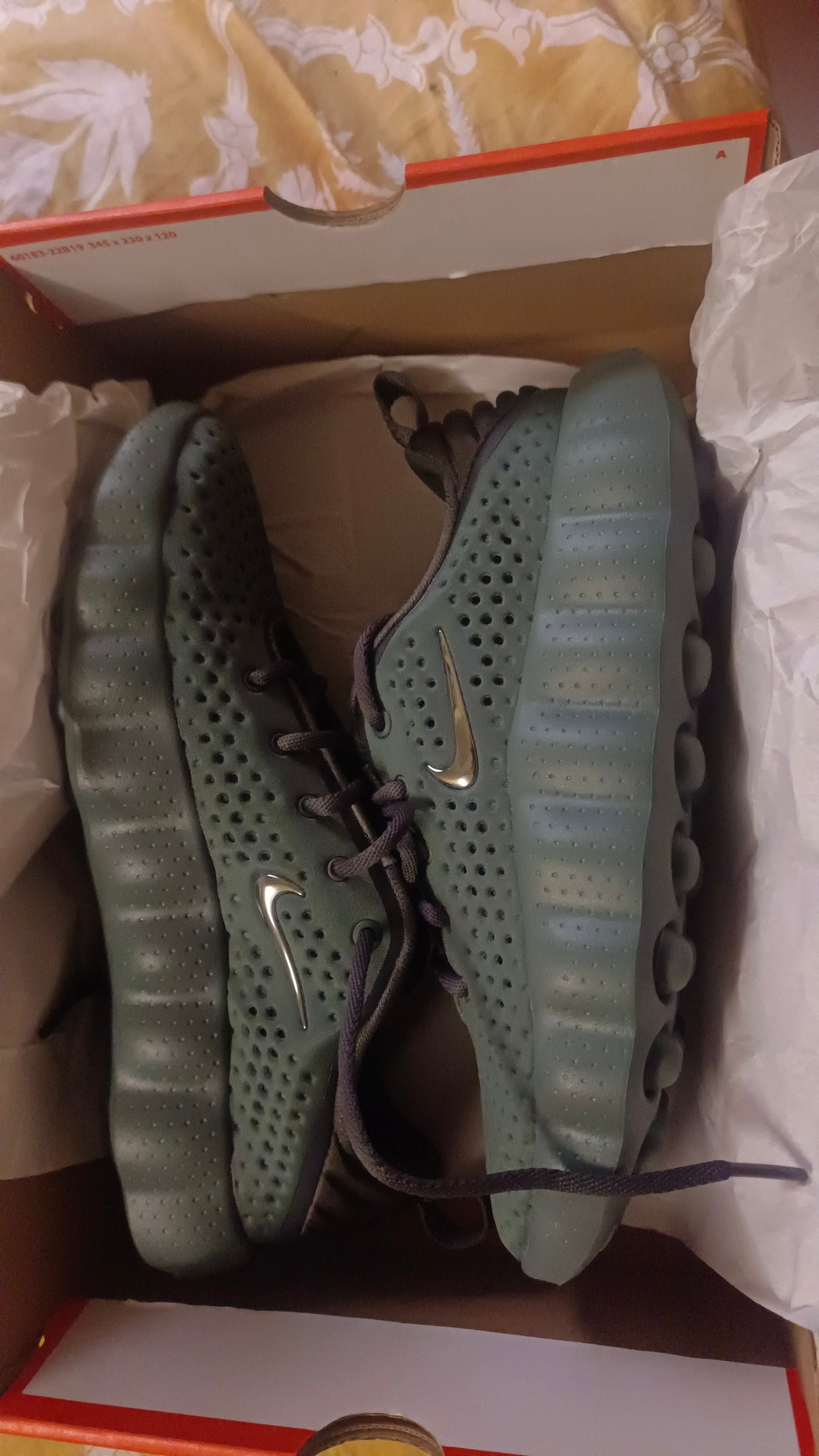 MINDS 002 — pre-loved Footwear on Slayyitt